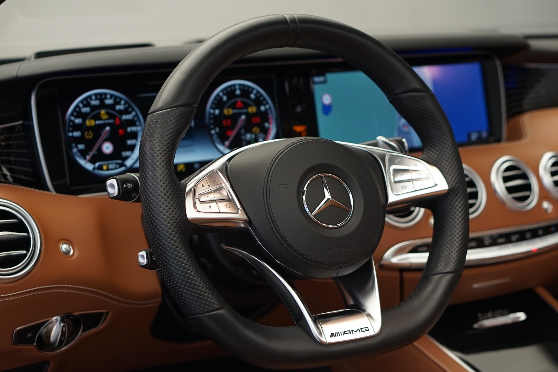 MERCEDES-BENZ S 63 AMG Cabriolet 4Matic Speedshift MCT *CH-Fahrzeug* *Designo Mokkaschwarz* *Swarowski*-image-25