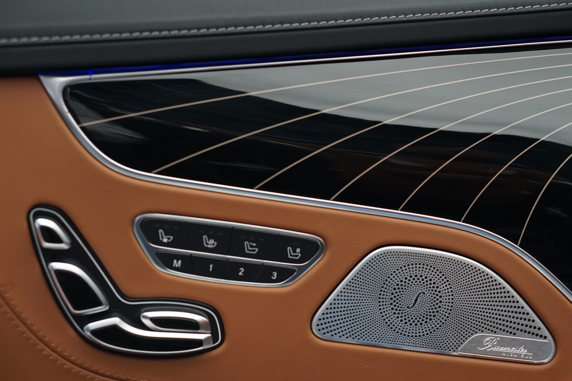 MERCEDES-BENZ S 63 AMG Cabriolet 4Matic Speedshift MCT *CH-Fahrzeug* *Designo Mokkaschwarz* *Swarowski*-image-21
