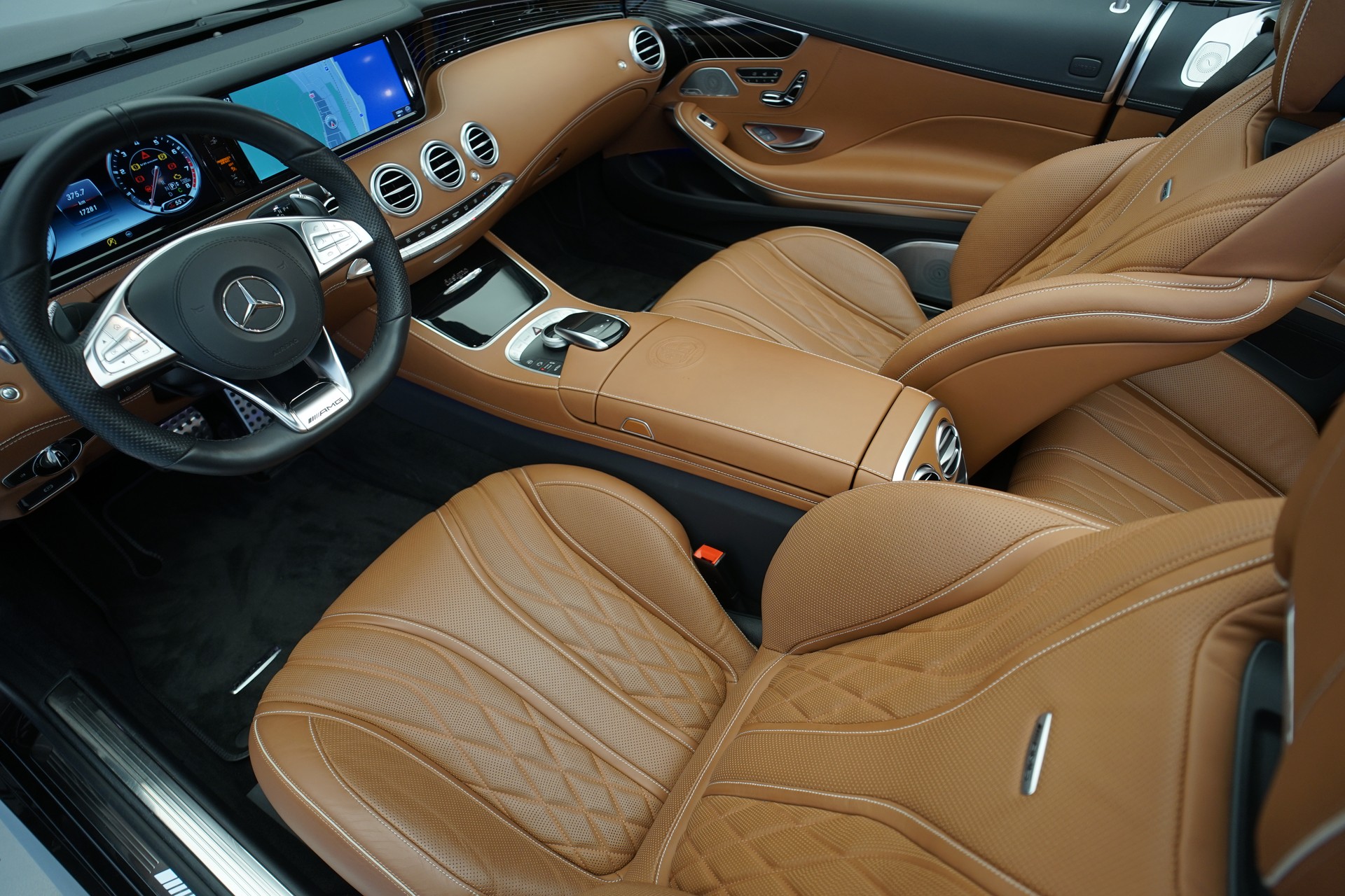 MERCEDES-BENZ S 63 AMG Cabriolet 4Matic Speedshift MCT *CH-Fahrzeug* *Designo Mokkaschwarz* *Swarowski*-image-15