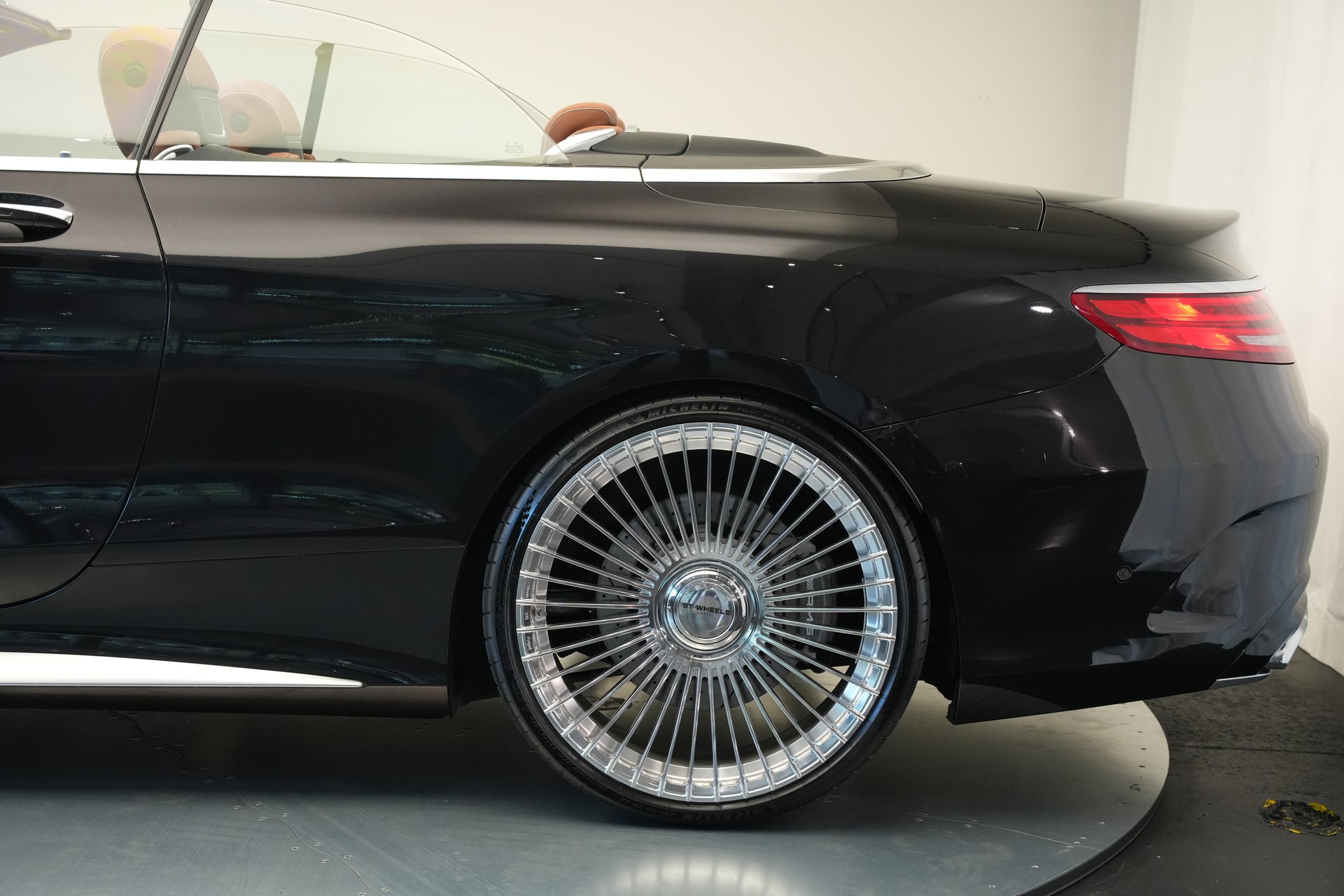 MERCEDES-BENZ S 63 AMG Cabriolet 4Matic Speedshift MCT *CH-Fahrzeug* *Designo Mokkaschwarz* *Swarowski*-image-10
