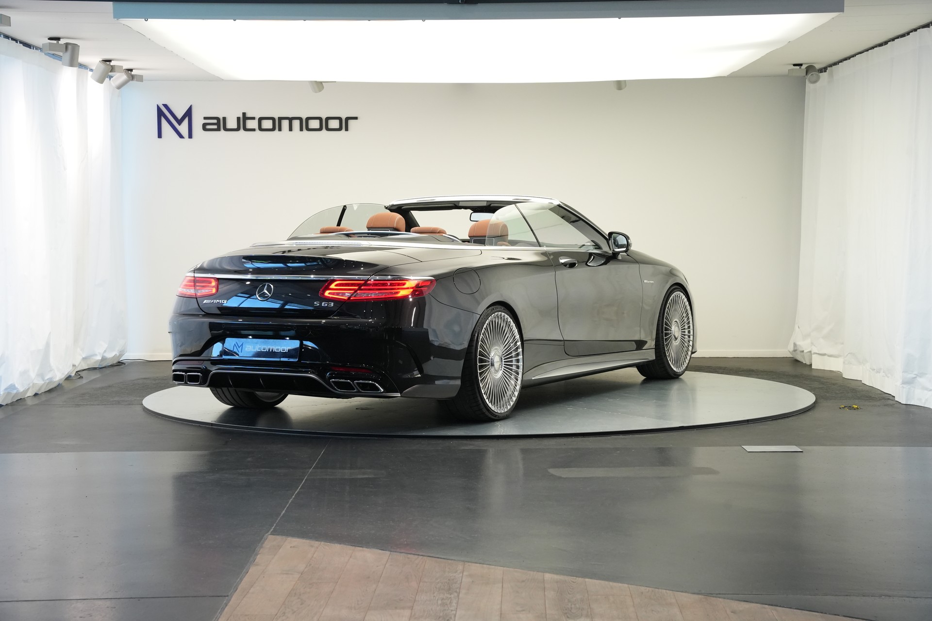 MERCEDES-BENZ S 63 AMG Cabriolet 4Matic Speedshift MCT *CH-Fahrzeug* *Designo Mokkaschwarz* *Swarowski*-image-4