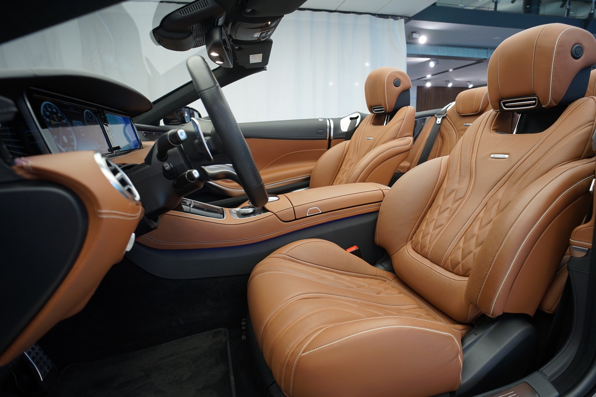 MERCEDES-BENZ S 63 AMG Cabriolet 4Matic Speedshift MCT *CH-Fahrzeug* *Designo Mokkaschwarz* *Swarowski*-image-17