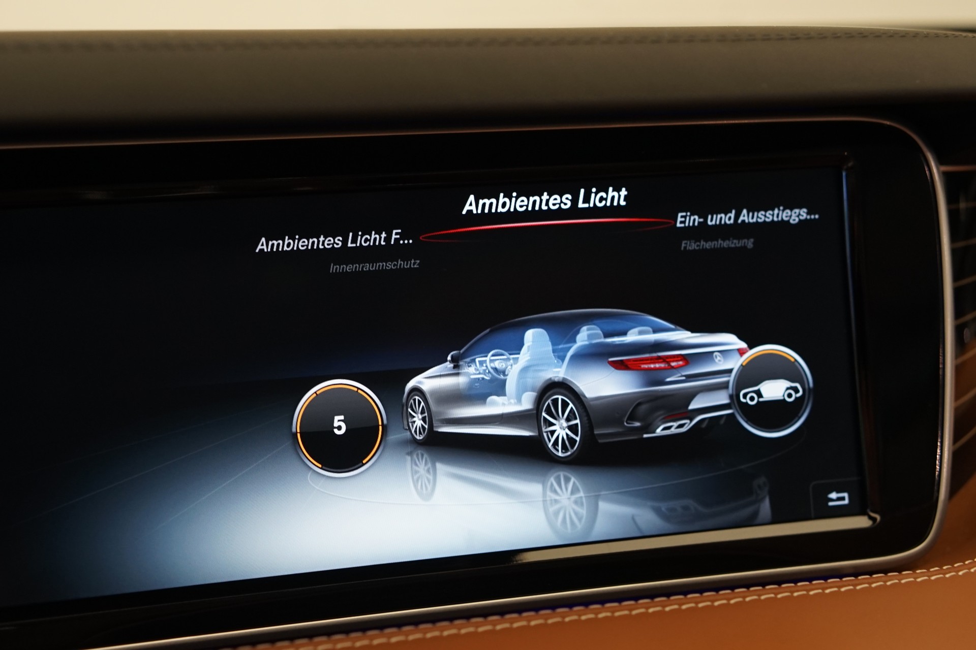MERCEDES-BENZ S 63 AMG Cabriolet 4Matic Speedshift MCT *CH-Fahrzeug* *Designo Mokkaschwarz* *Swarowski*-image-38