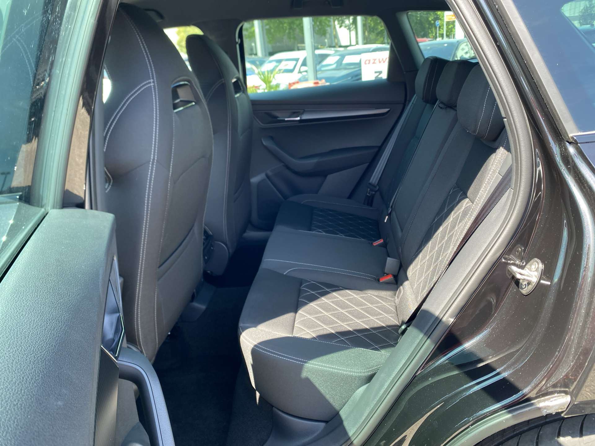 SKODA Karoq 2.0 TDi CR SportLine 4x4 DSG-Automat-image-5