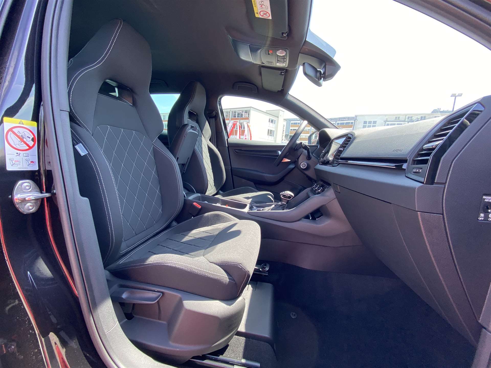 SKODA Karoq 2.0 TDi CR SportLine 4x4 DSG-Automat-image-13