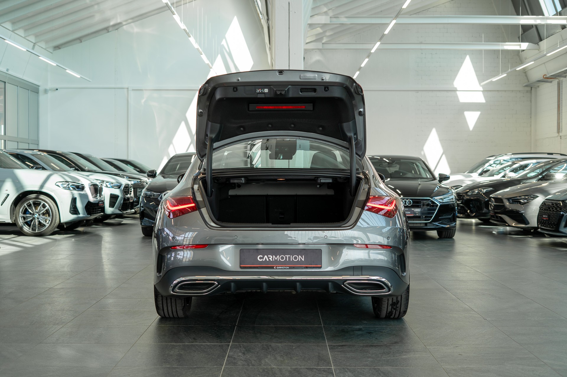 MERCEDES-BENZ CLA 200 AMG Line / Rückfahrkamera / Ambientebeleuchtung / Navi-image-6