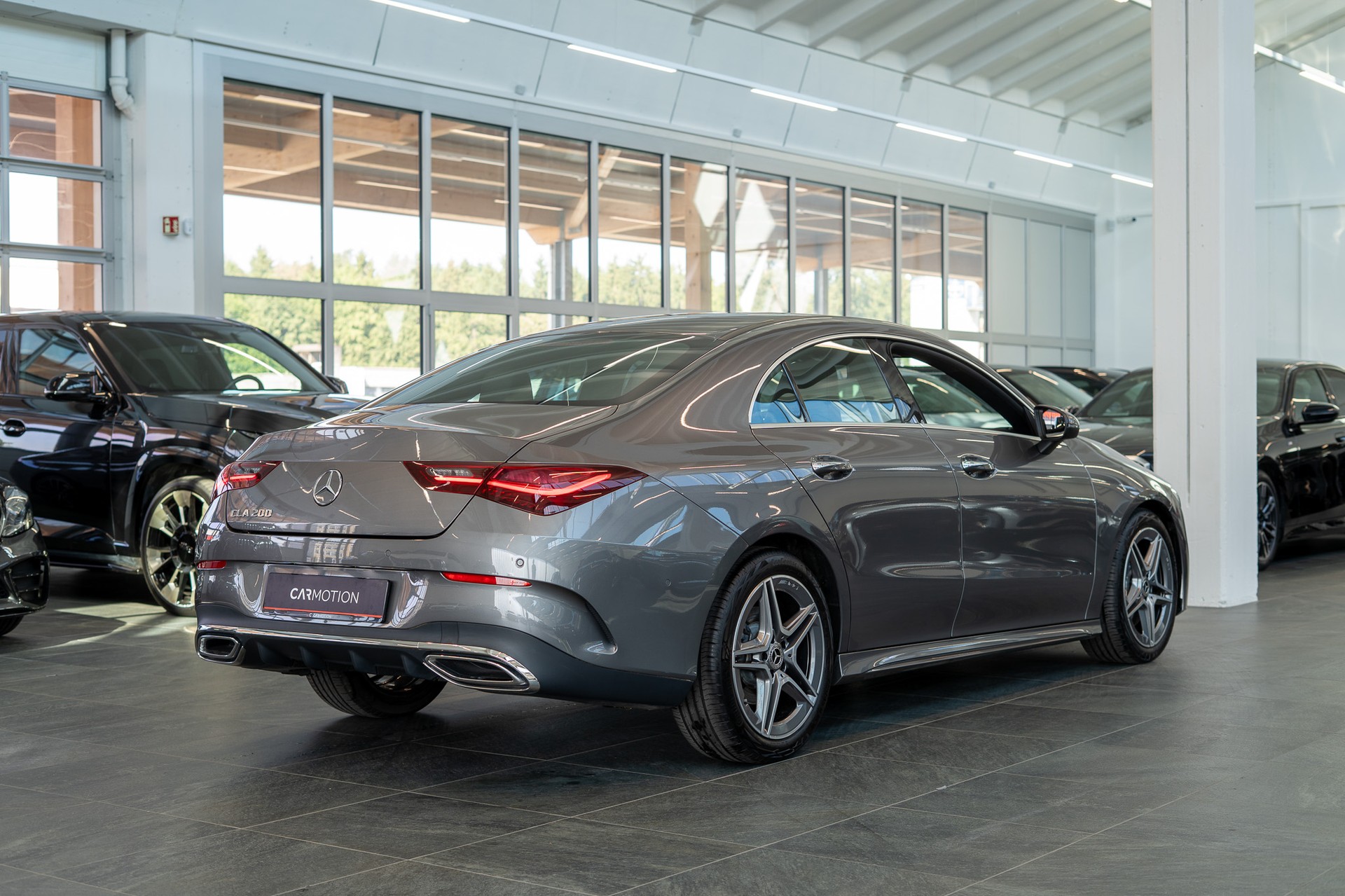 MERCEDES-BENZ CLA 200 AMG Line / Rückfahrkamera / Ambientebeleuchtung / Navi-image-3