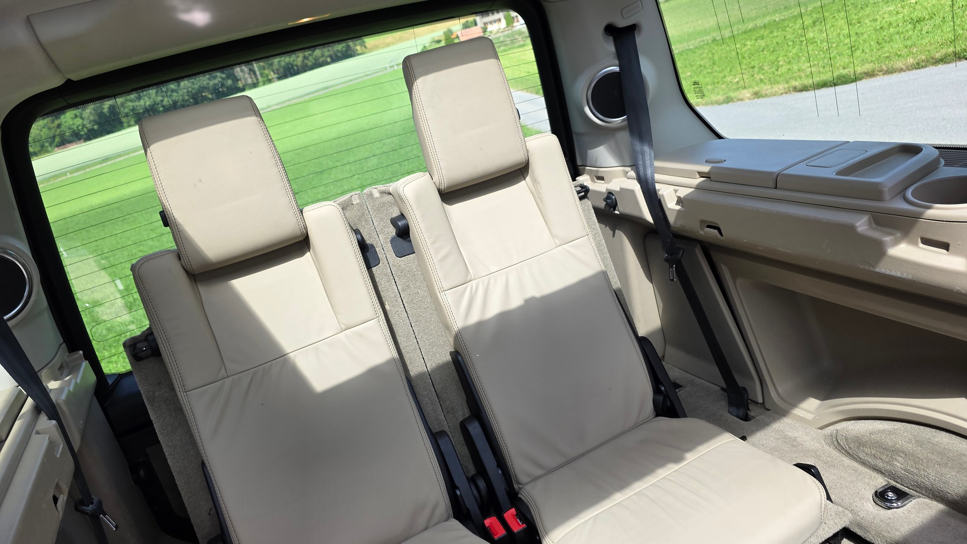 LAND ROVER 3.0 SDV6 256 HSE Luxury-image-8