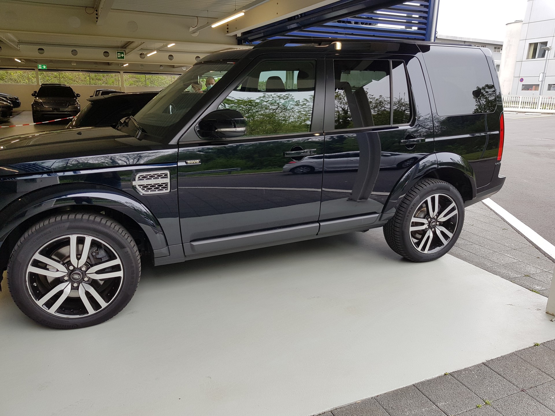 LAND ROVER 3.0 SDV6 256 HSE Luxury-image-5