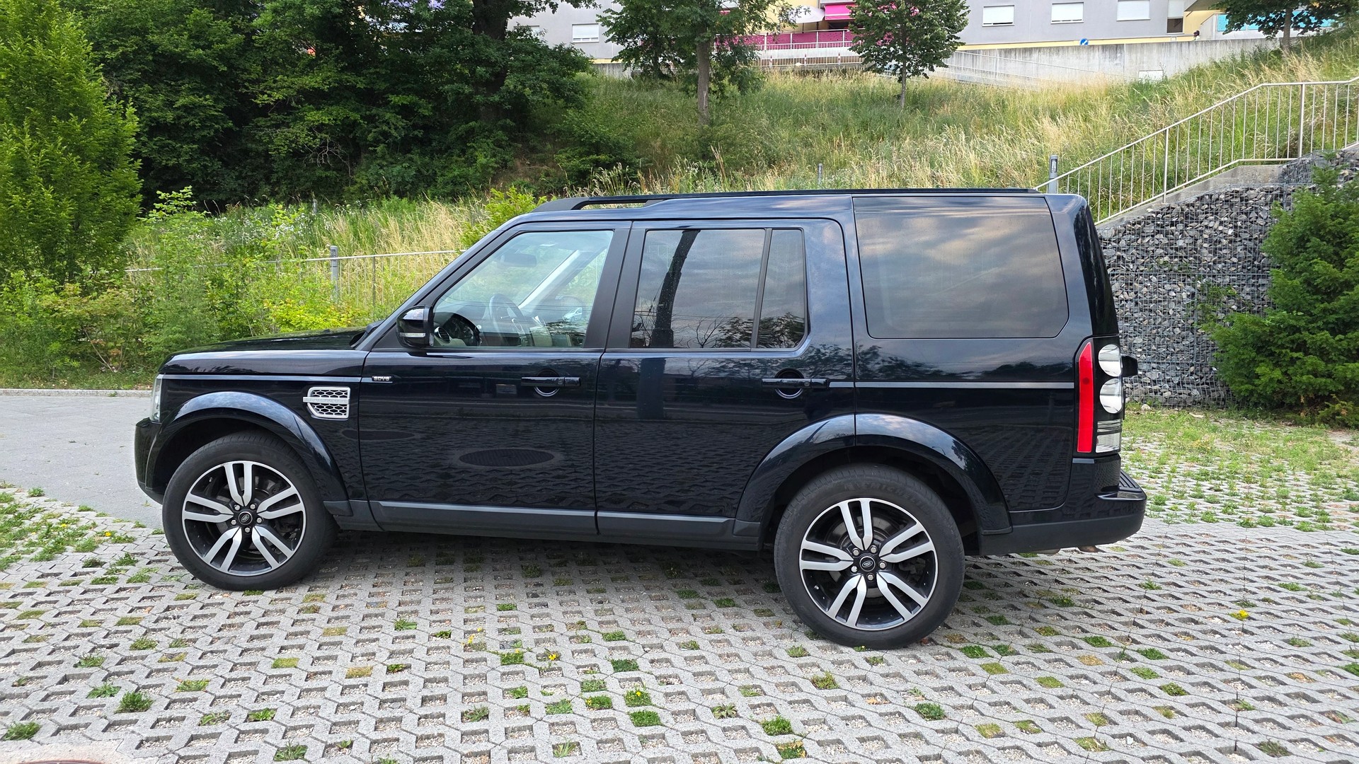 LAND ROVER 3.0 SDV6 256 HSE Luxury-image-1