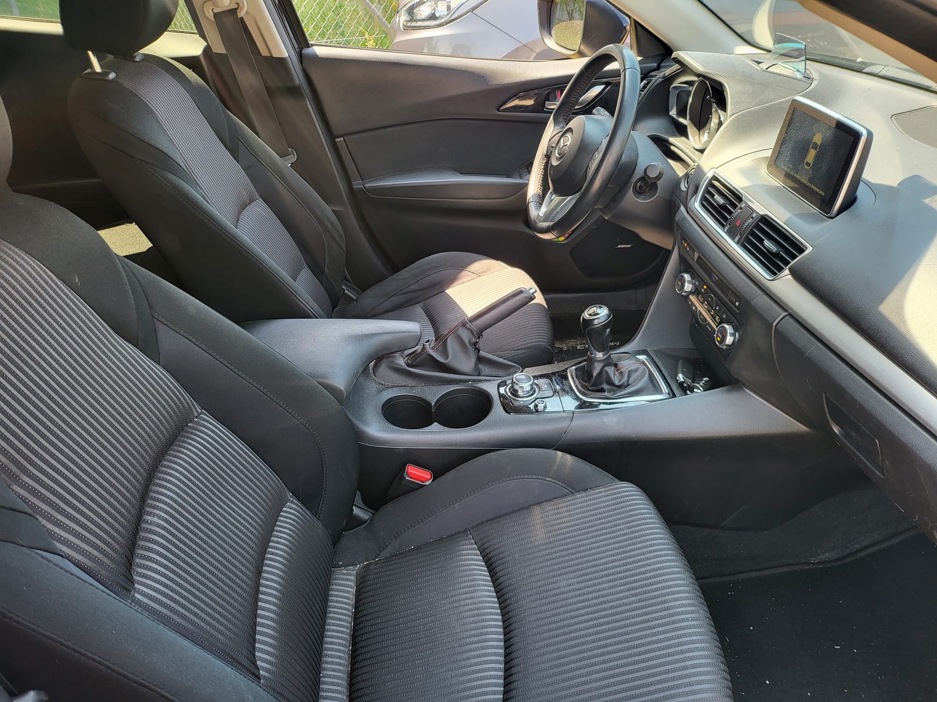MAZDA 3 2.0 16V Revolution-image-1