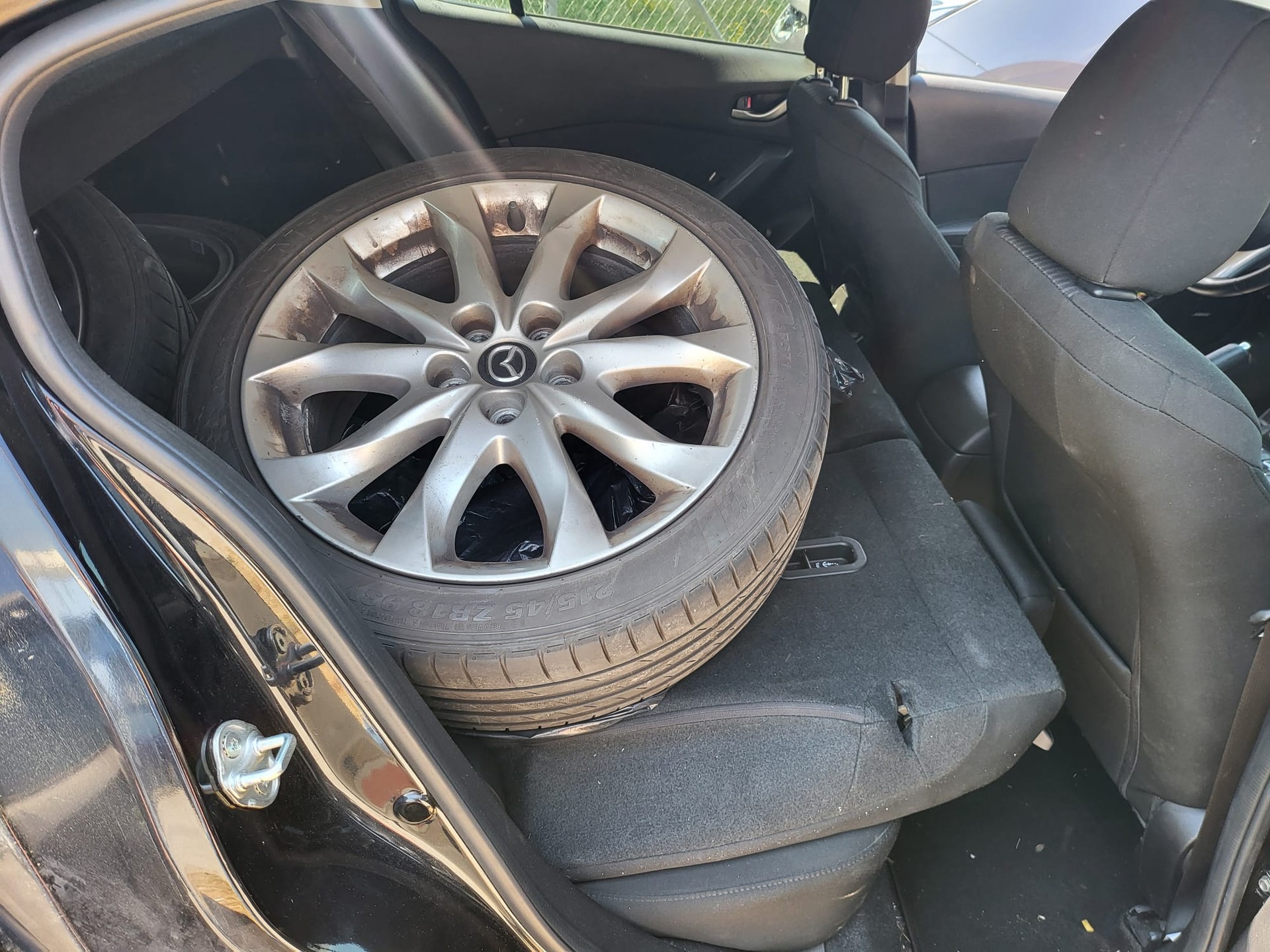 MAZDA 3 2.0 16V Revolution-image-10