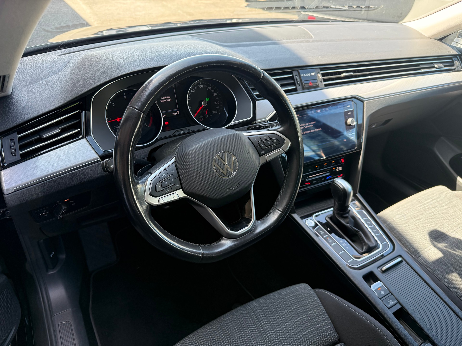 VW Passat 2.0 TDI BMT Business DSG-image-2