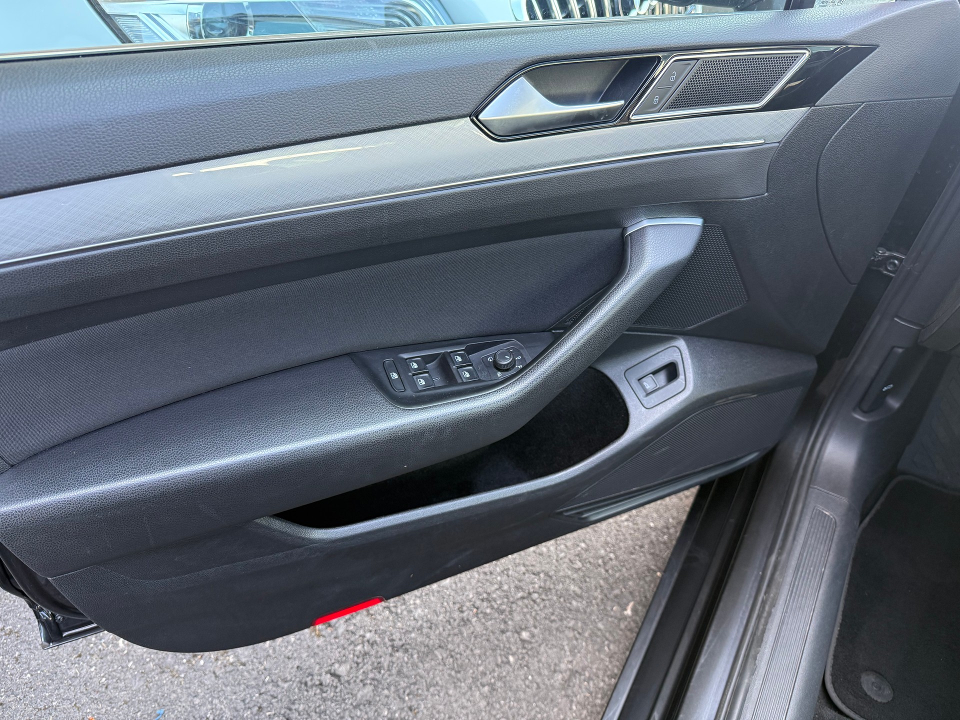 VW Passat 2.0 TDI BMT Business DSG-image-6