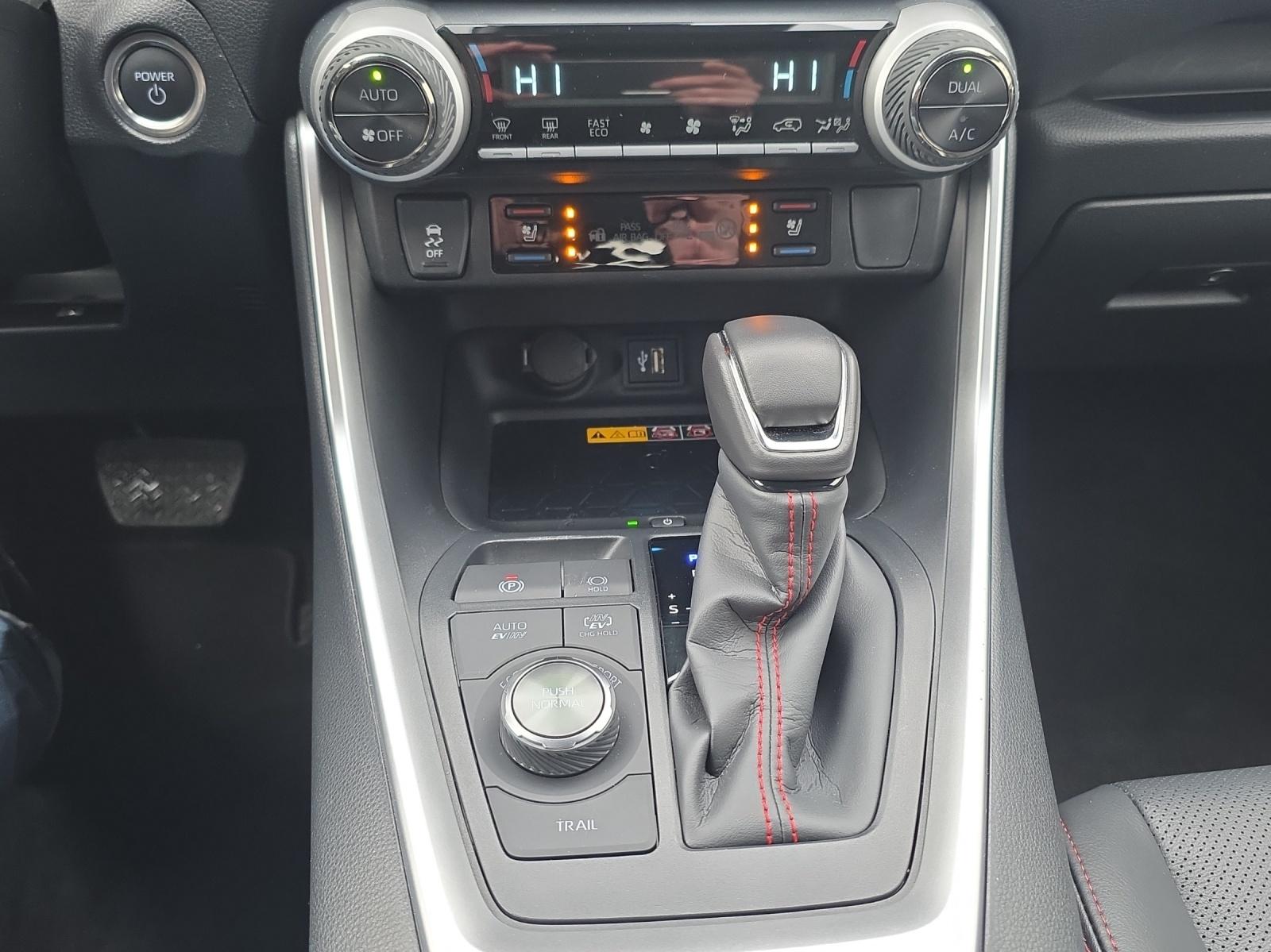 TOYOTA RAV4 2.5 Plug-In-Hybrid Platinum-image-16