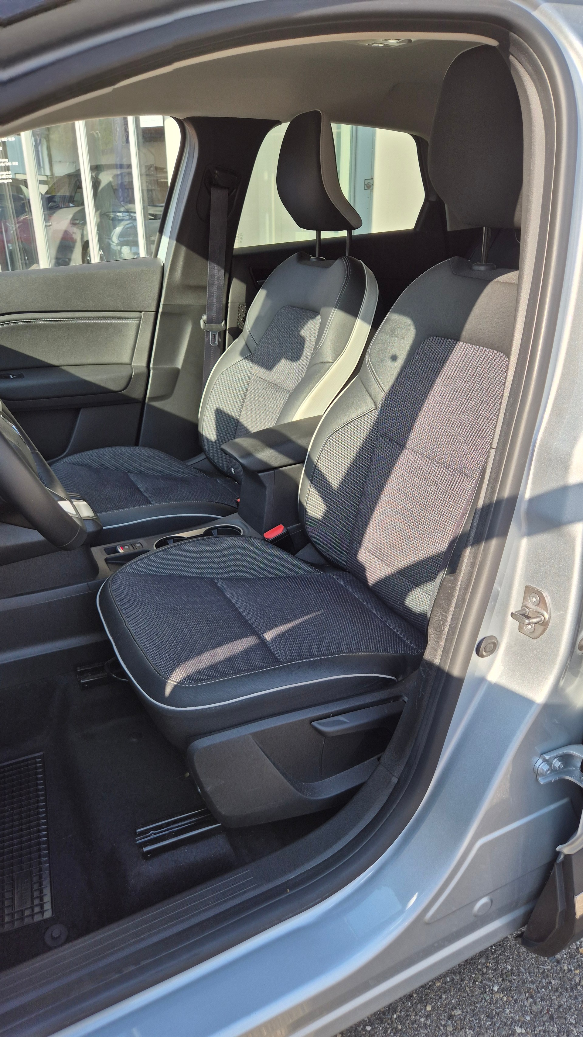 RENAULT Captur 1.6 E-Tech145 Evol-image-5