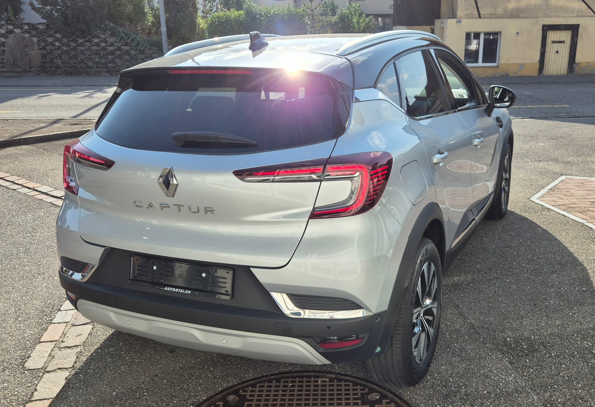 RENAULT Captur 1.6 E-Tech145 Evol-image-2