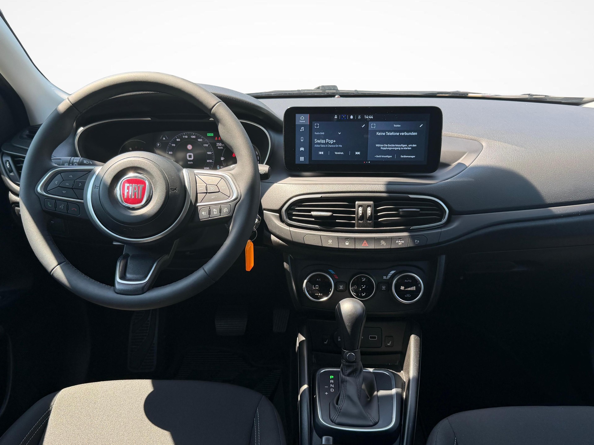 FIAT Tipo SW 1.5 Hybrid Swiss Cross-image-4