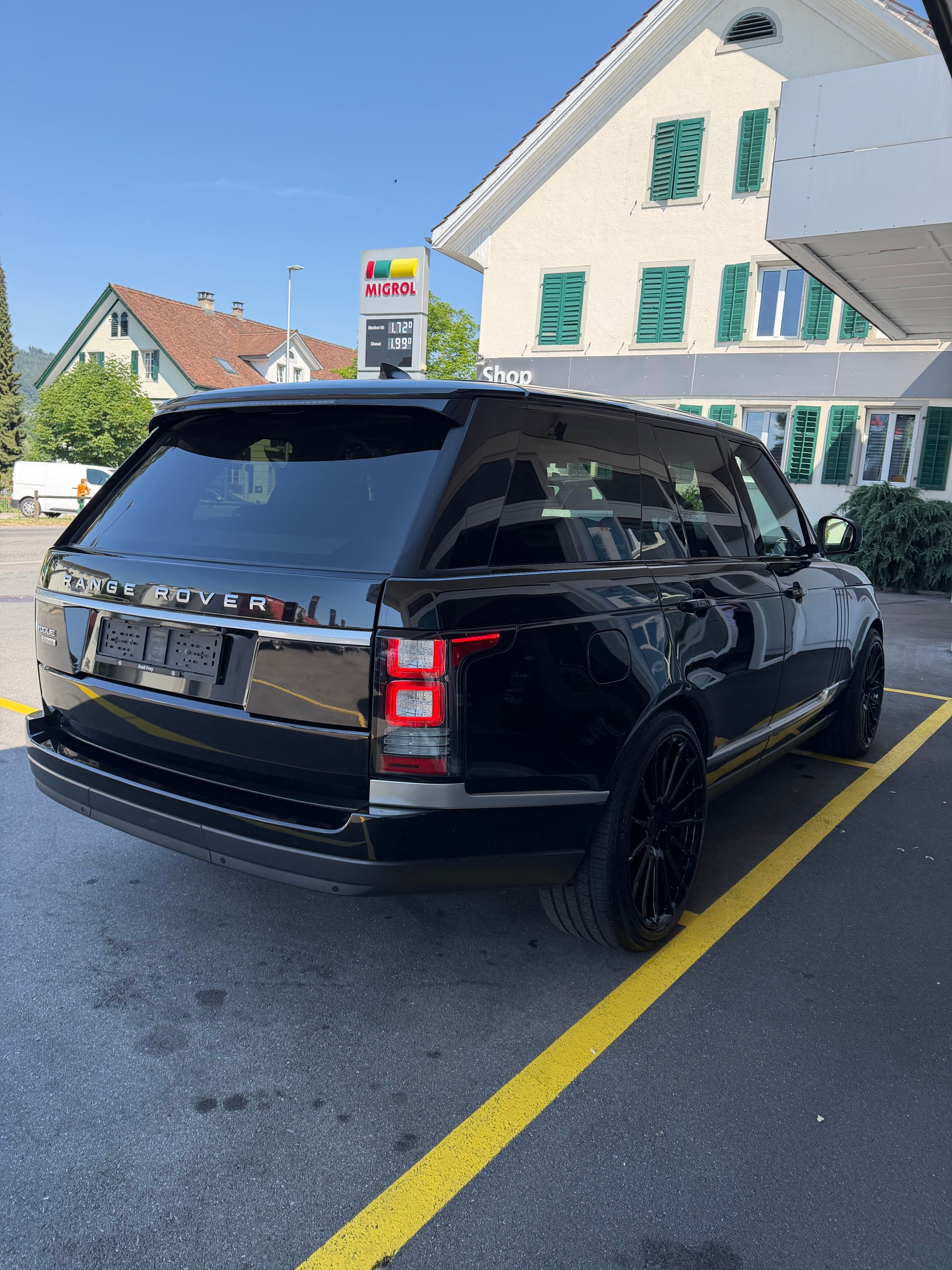 LAND ROVER Range Rover 4.4 SDV8 Vogue Automatic-image-9