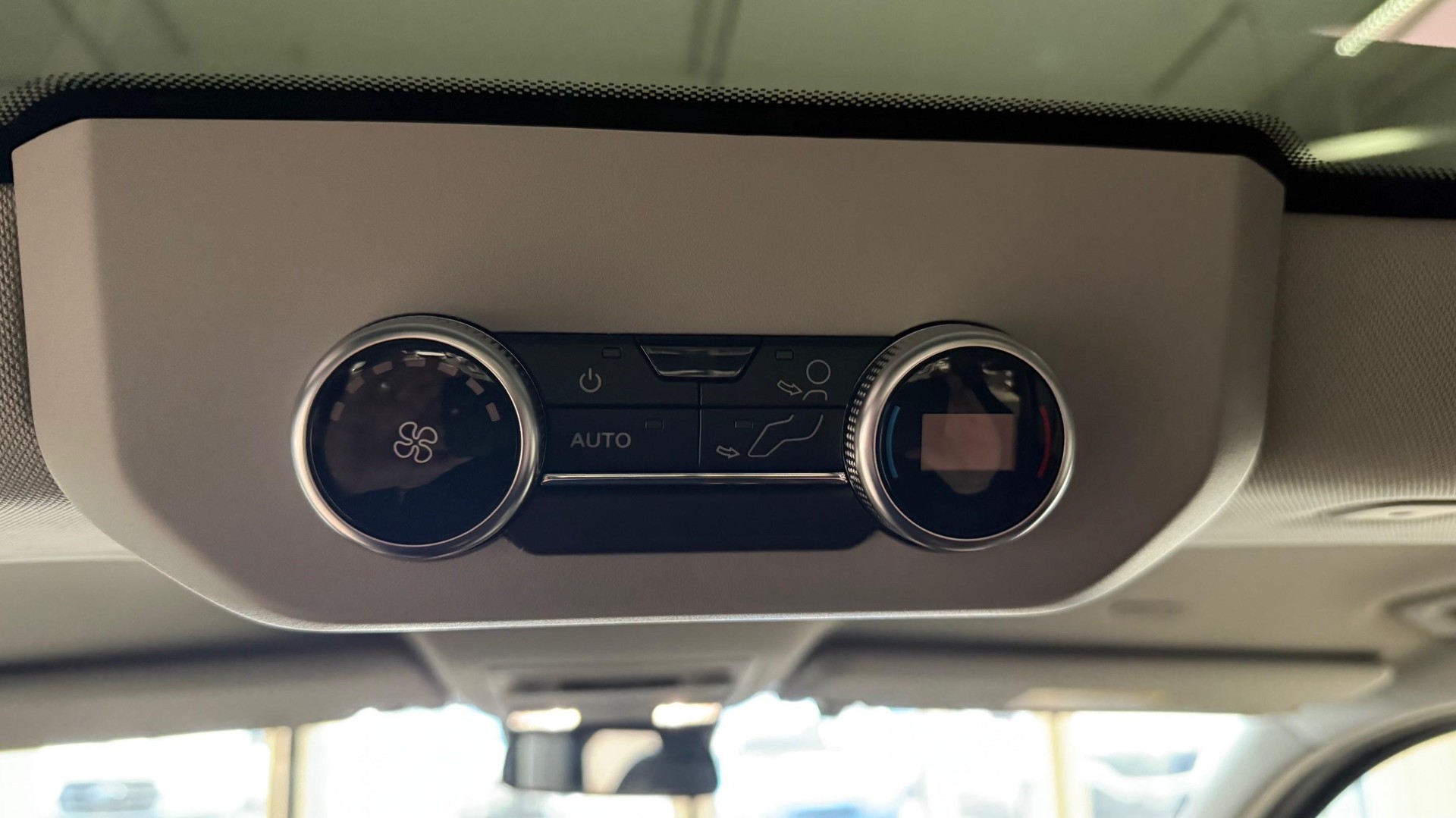 FORD E-Tourneo C Bus 340 L1 Active-image-19