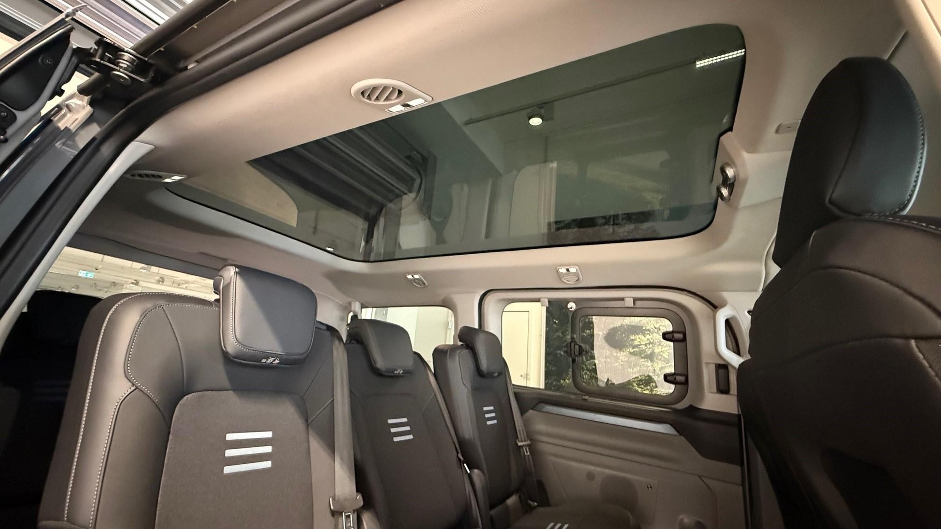 FORD E-Tourneo C Bus 340 L1 Active-image-15