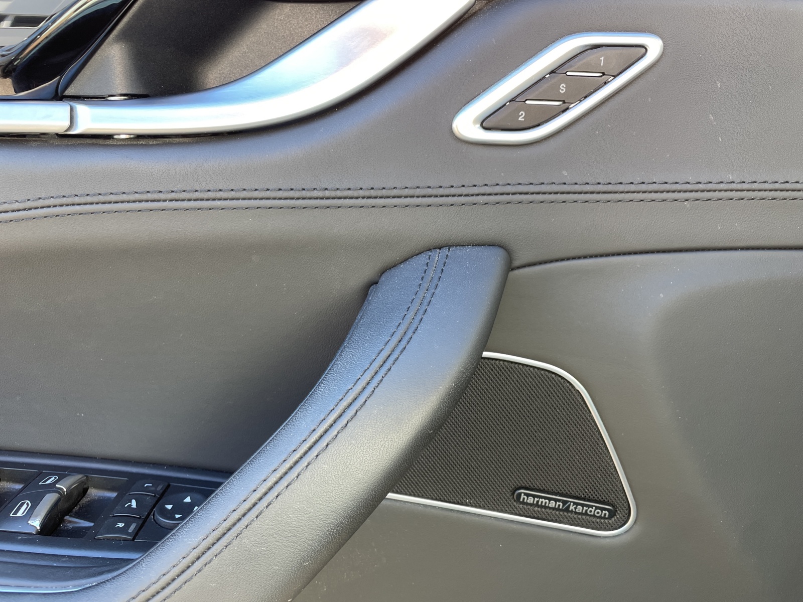 MASERATI Levante 3.0 V6 GranSport Automatica-image-16