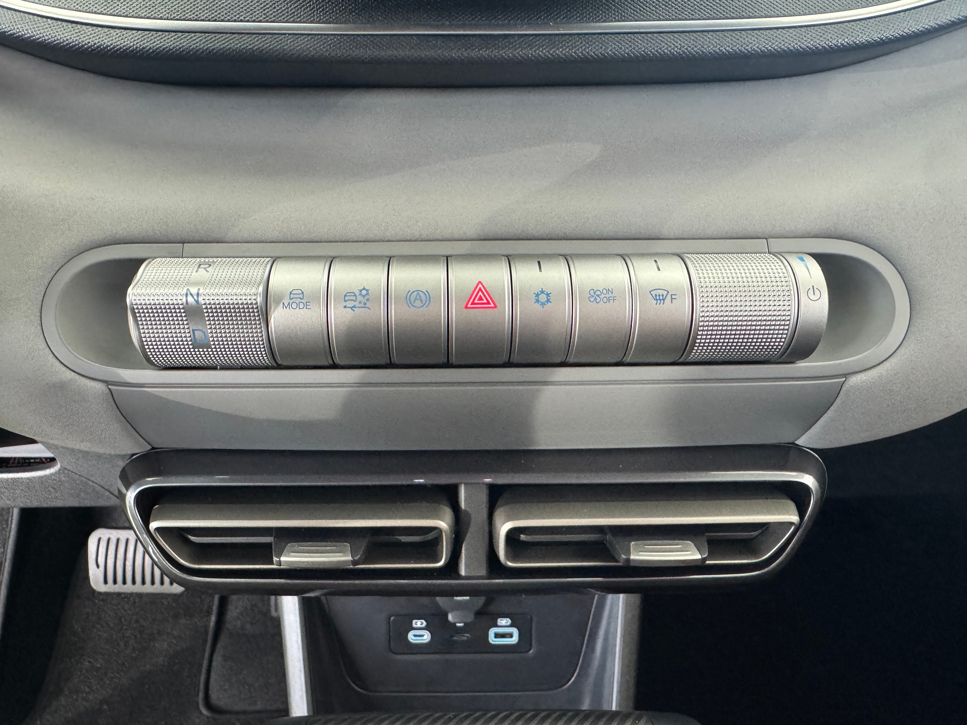 BYD Dolphin Surf 43 kWh Comfort-image-23