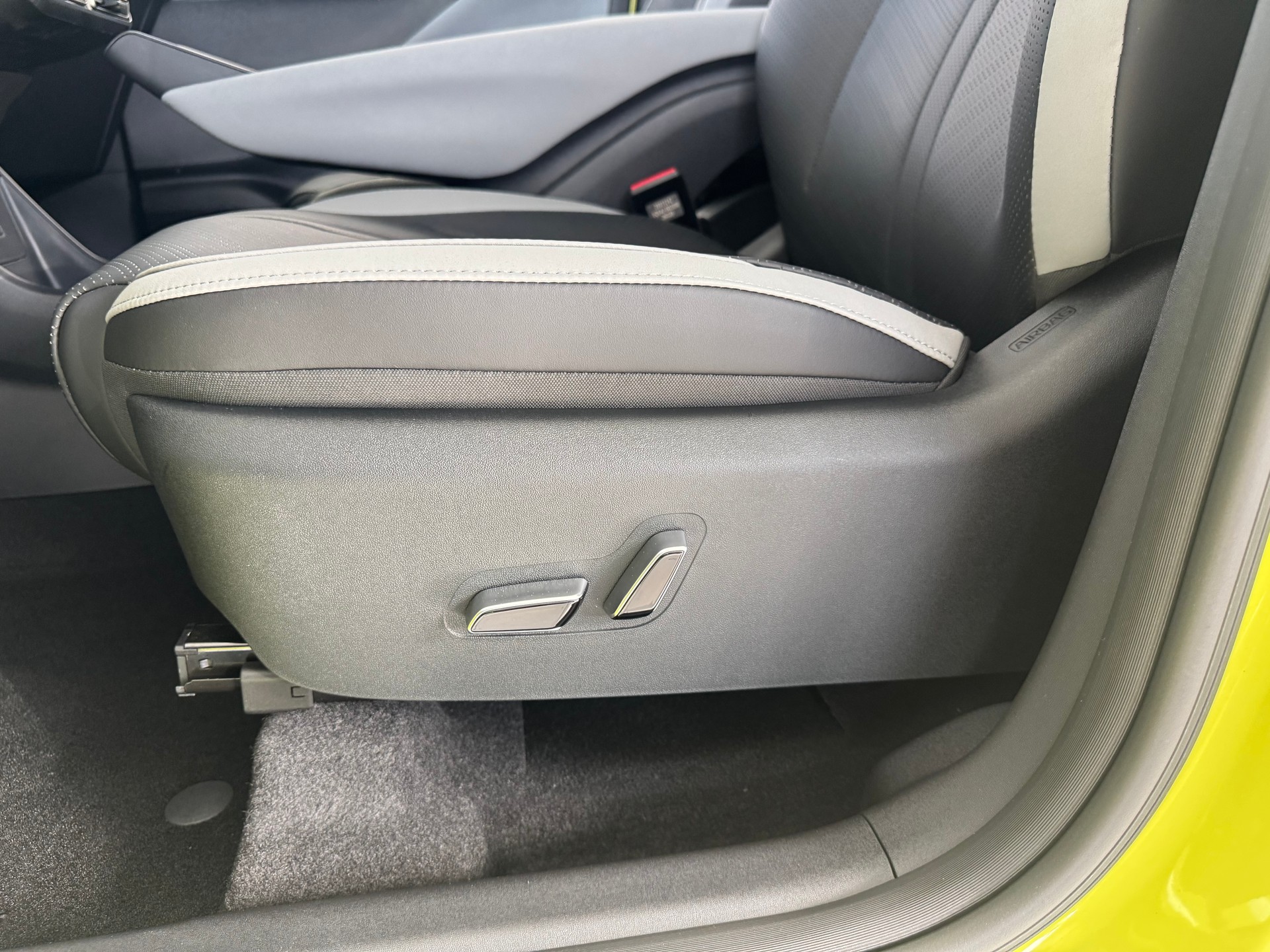 BYD Dolphin Surf 43 kWh Comfort-image-12