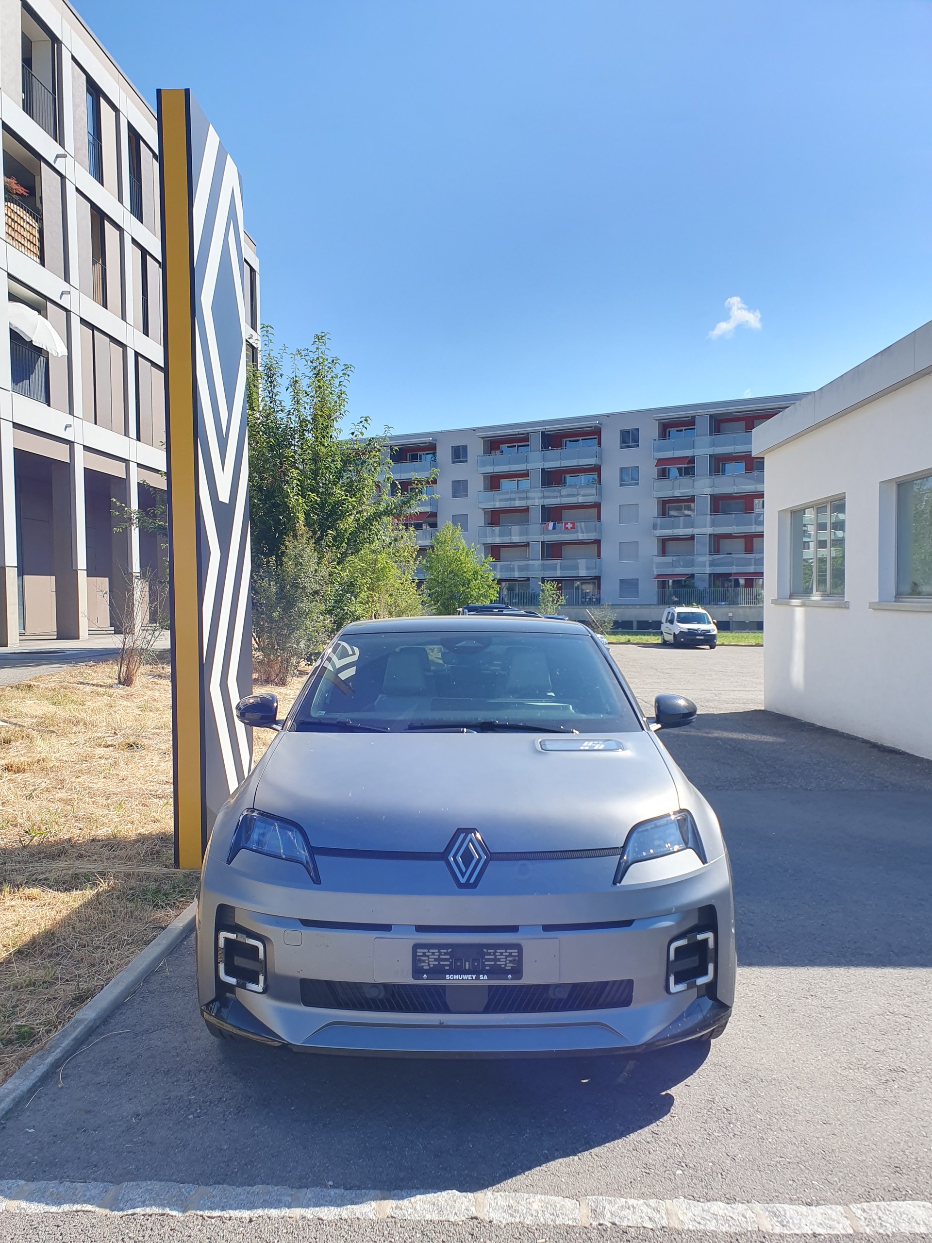 RENAULT R5 E-Tech Comfort Range 52 kWh Roland Garros-image-1