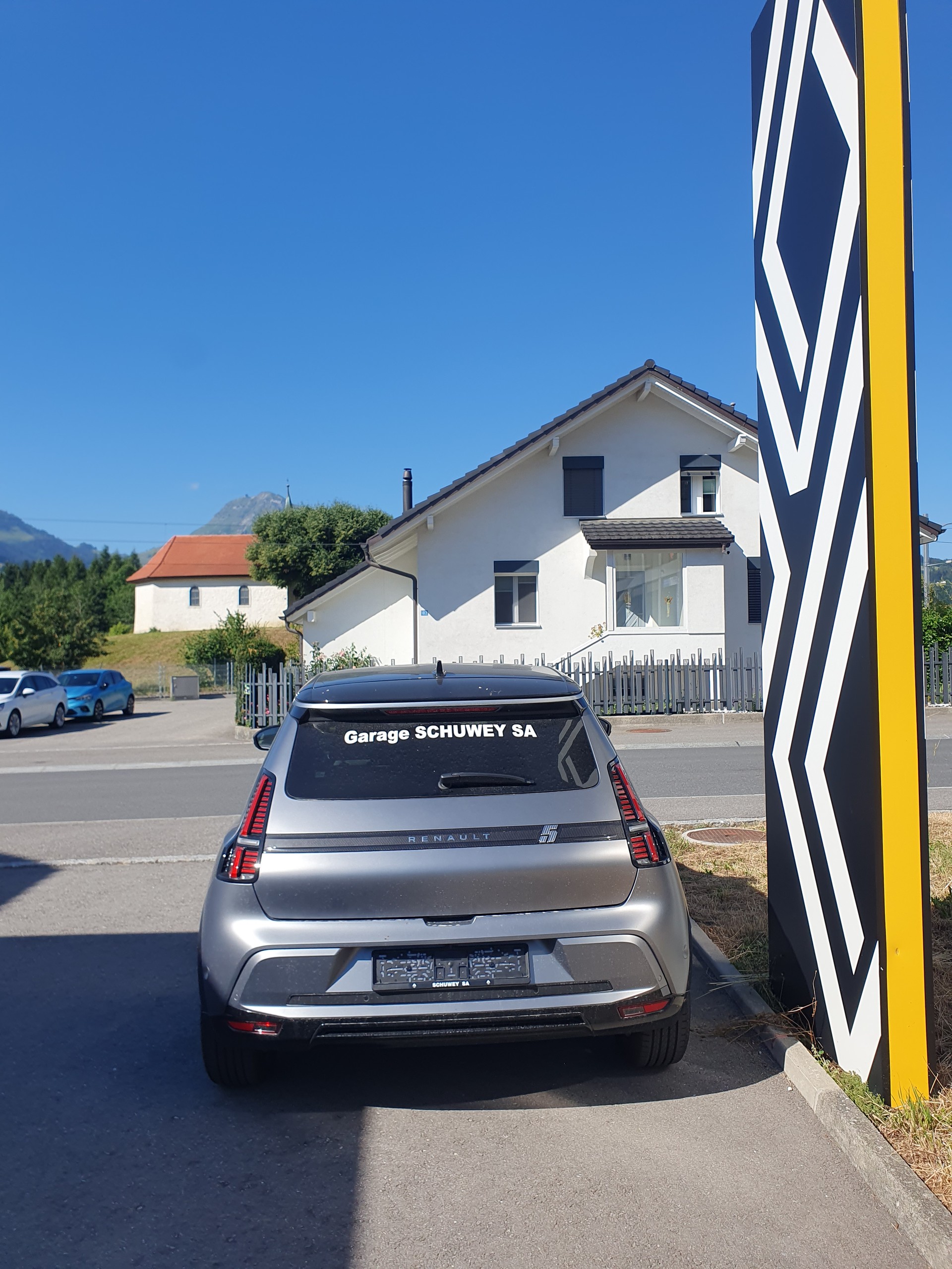RENAULT R5 E-Tech Comfort Range 52 kWh Roland Garros-image-4