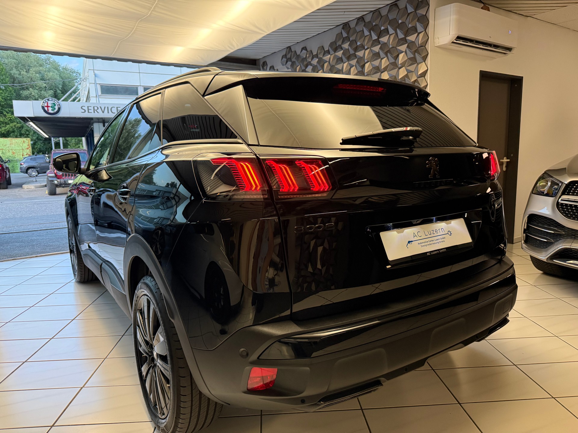 PEUGEOT 3008 1.6 PureTech GT Pack EAT8-image-1