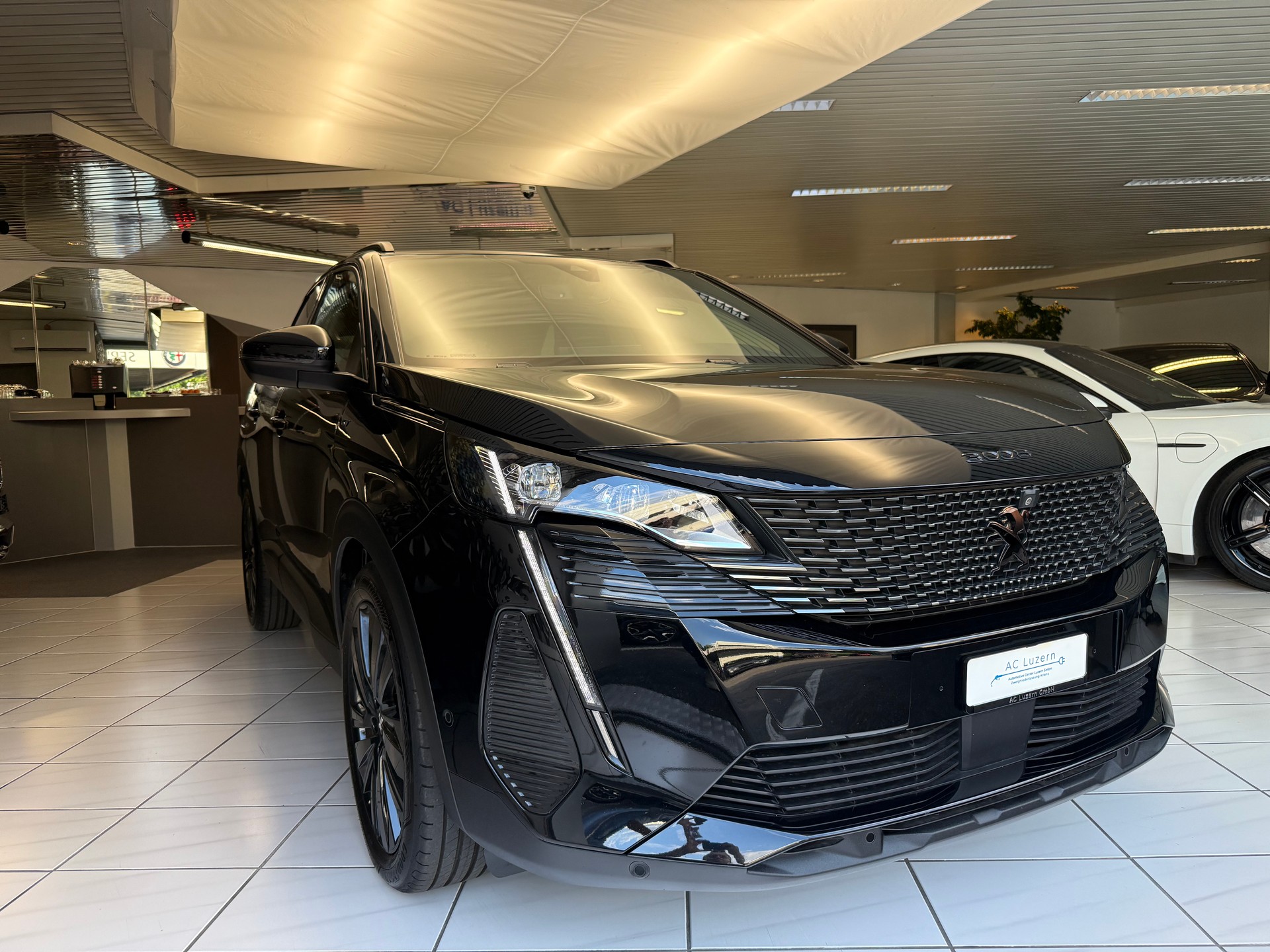 PEUGEOT 3008 1.6 PureTech GT Pack EAT8-image-3