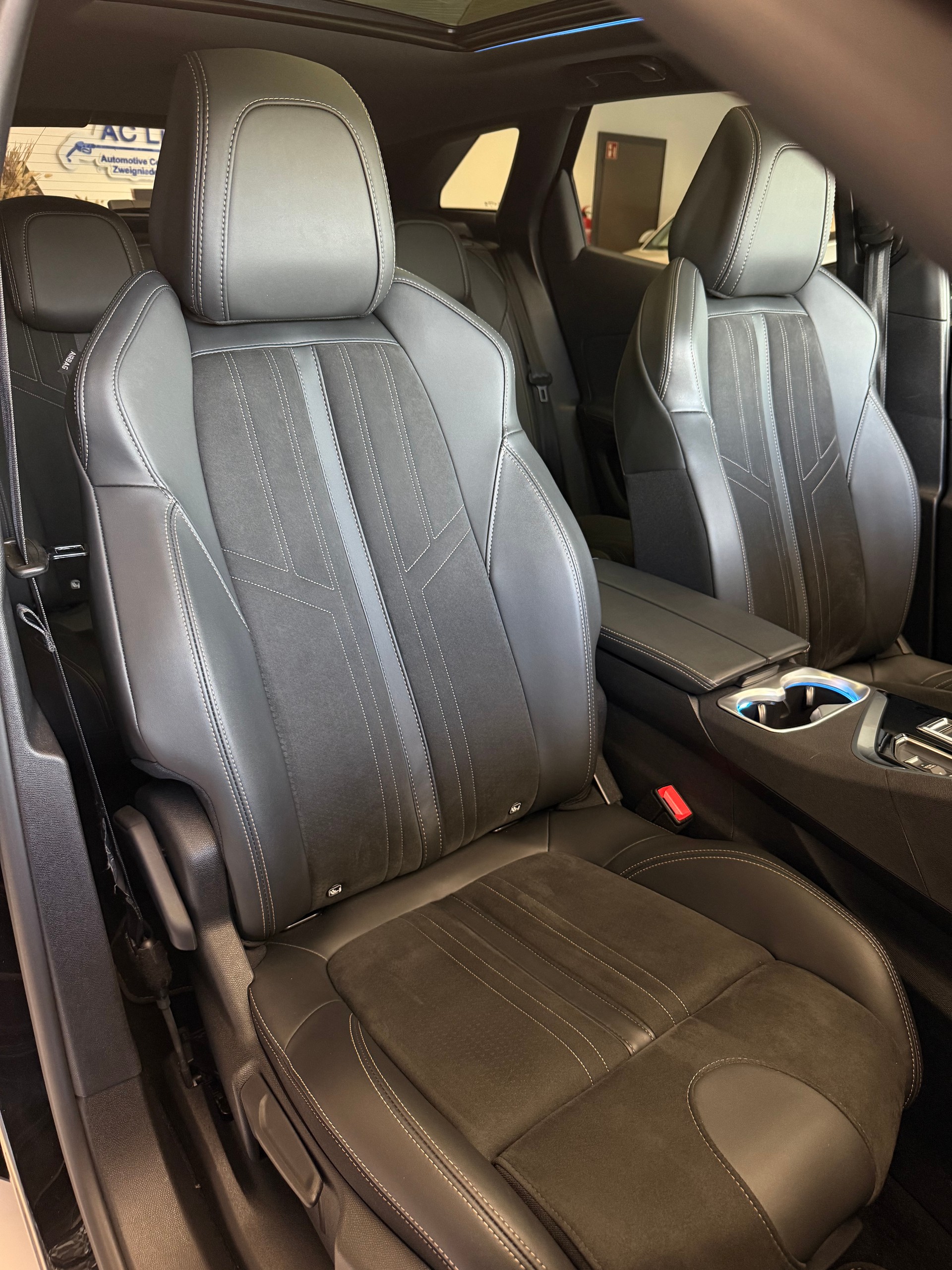 PEUGEOT 3008 1.6 PureTech GT Pack EAT8-image-13