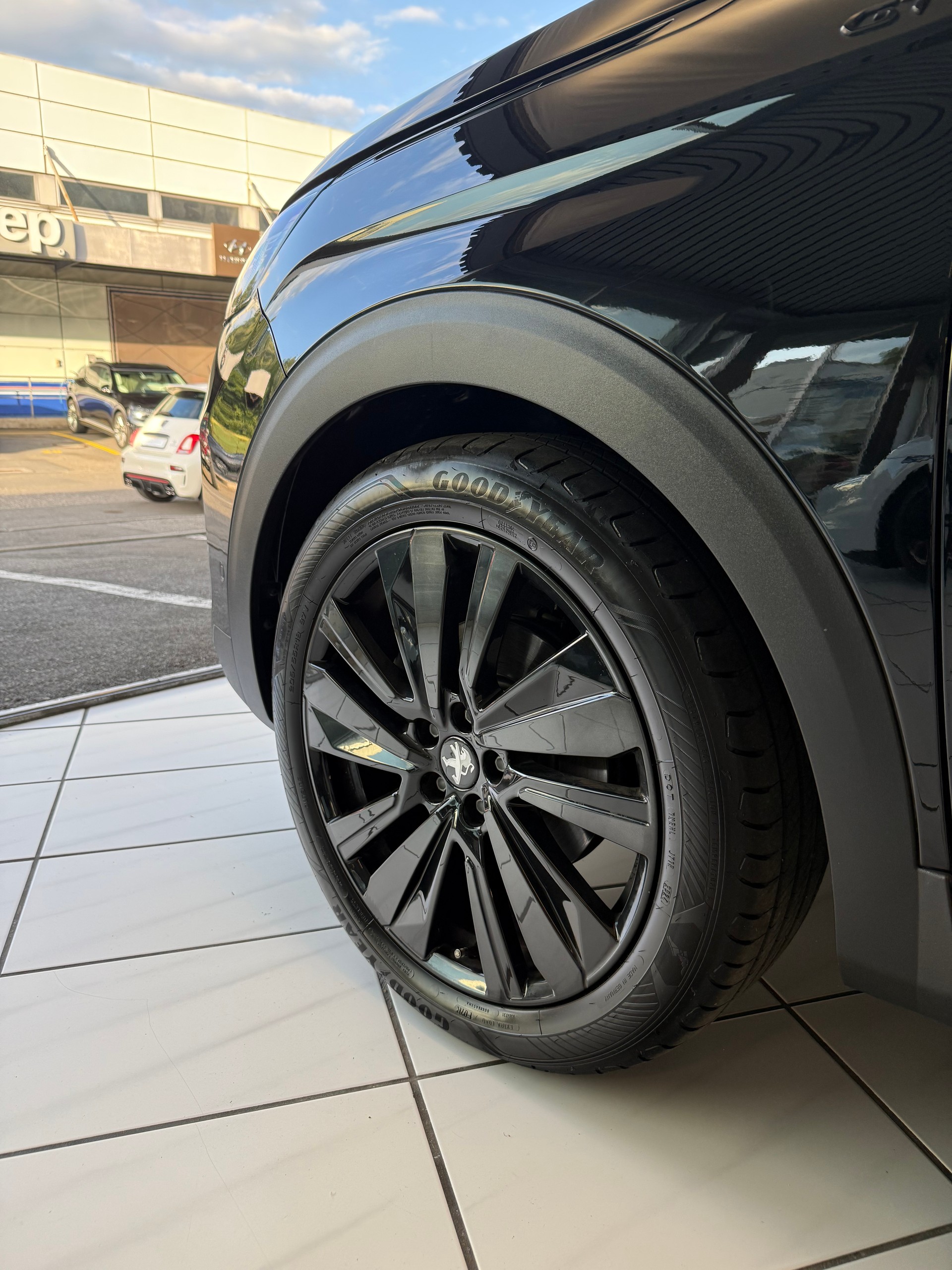PEUGEOT 3008 1.6 PureTech GT Pack EAT8-image-25