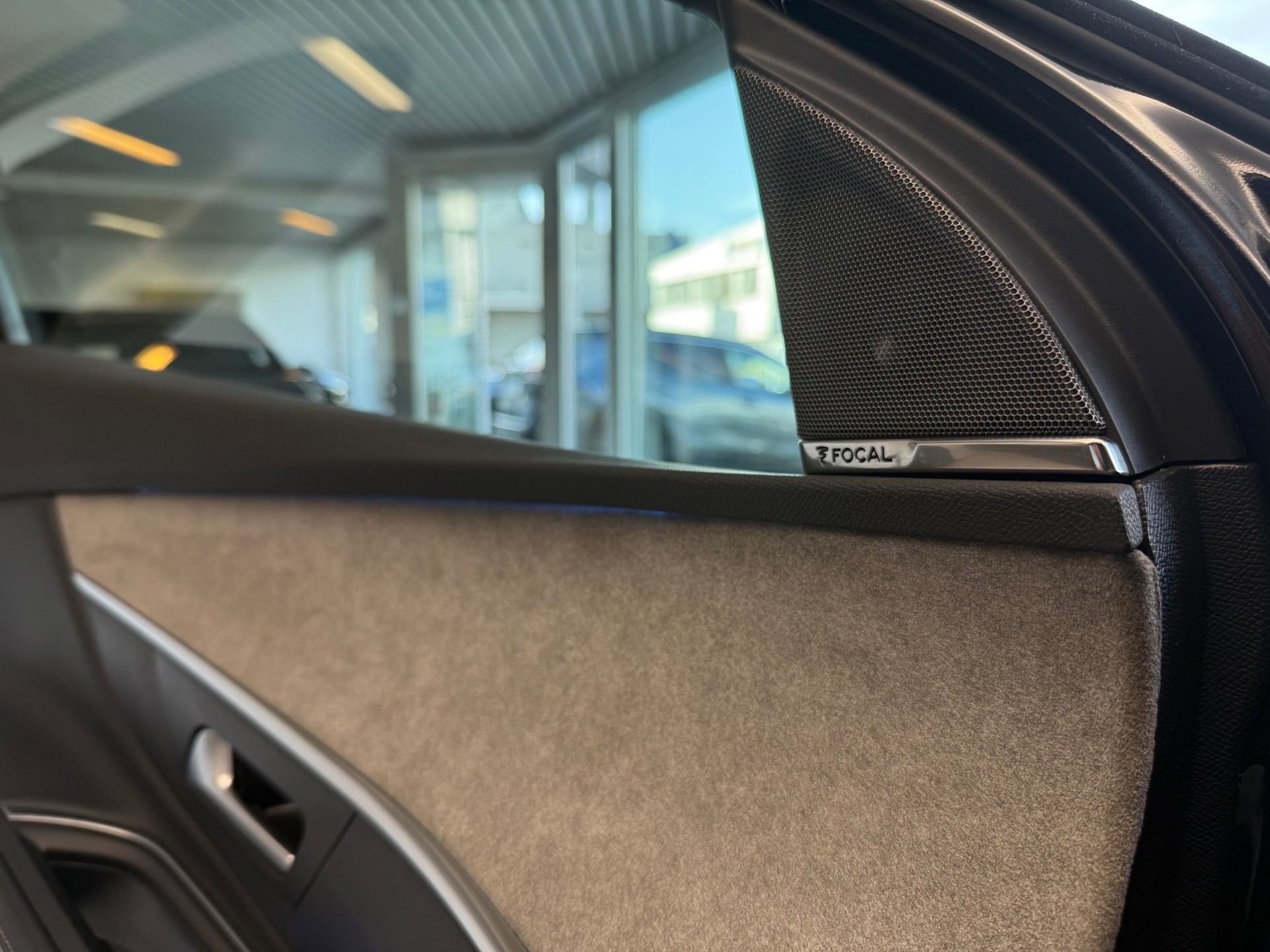 PEUGEOT 3008 1.6 PureTech GT Pack EAT8-image-21