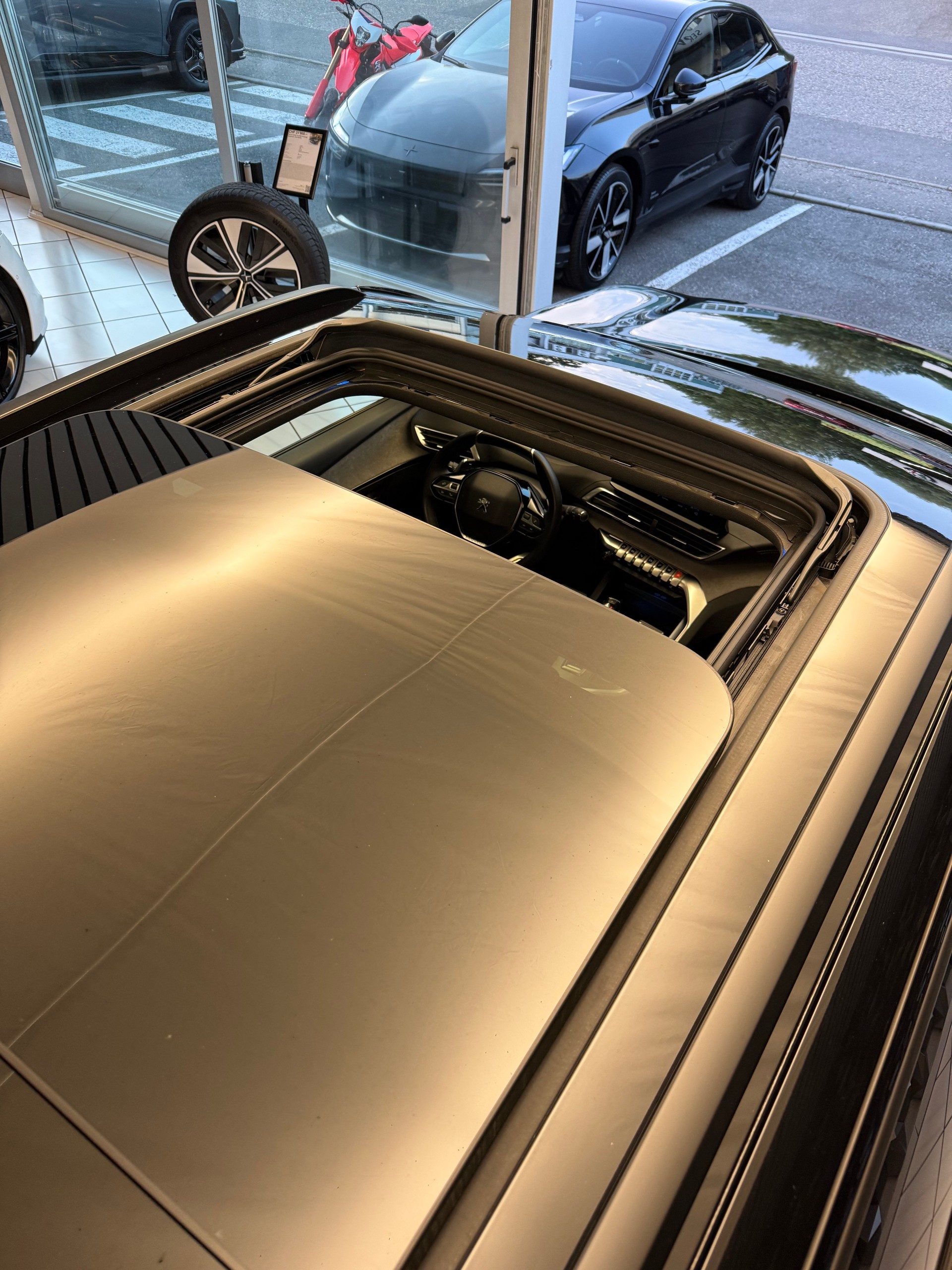 PEUGEOT 3008 1.6 PureTech GT Pack EAT8-image-28