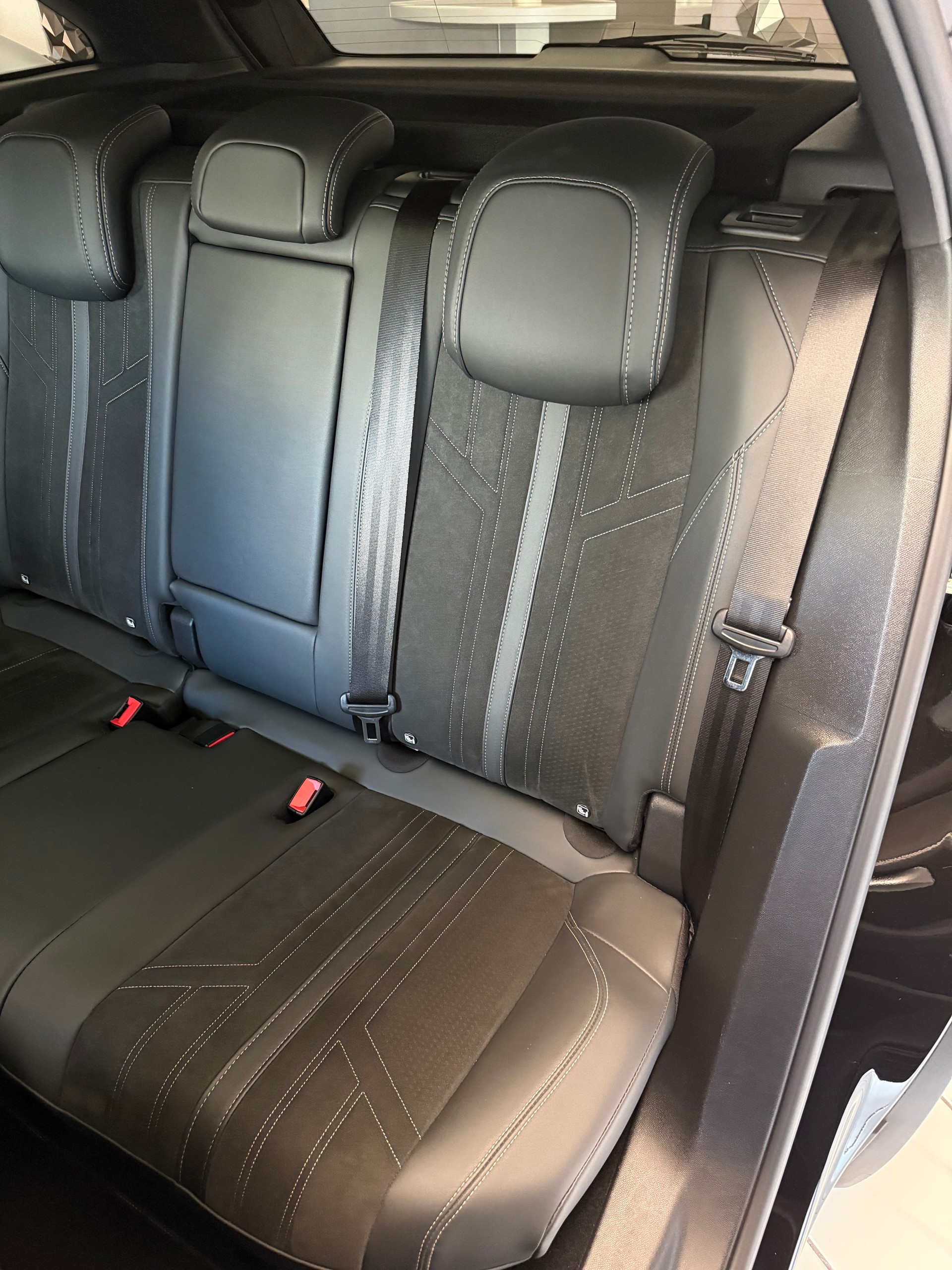 PEUGEOT 3008 1.6 PureTech GT Pack EAT8-image-7