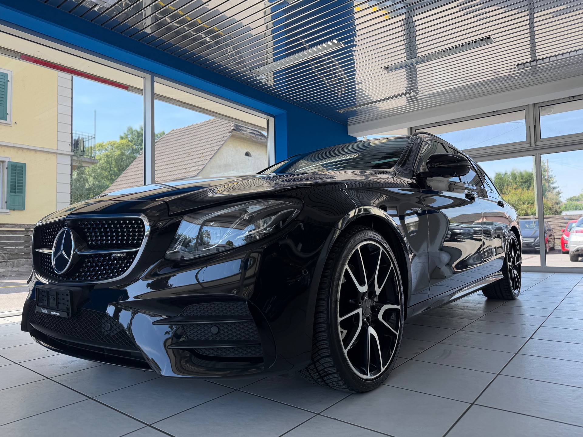 MERCEDES-BENZ E 43 AMG 4 Matic 9G-Tronic-image-1
