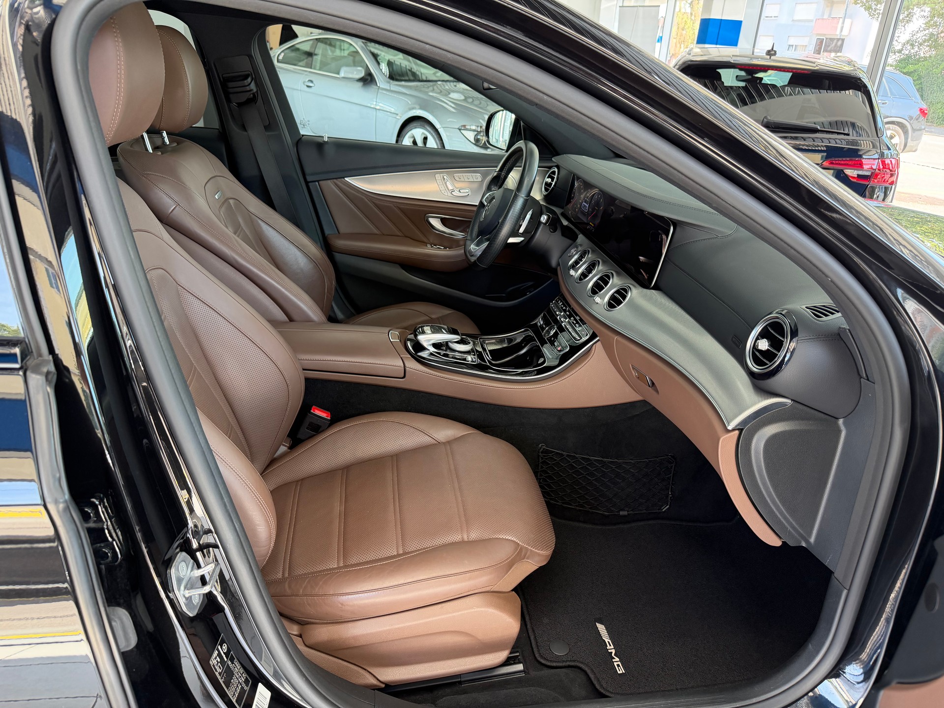 MERCEDES-BENZ E 43 AMG 4 Matic 9G-Tronic-image-14