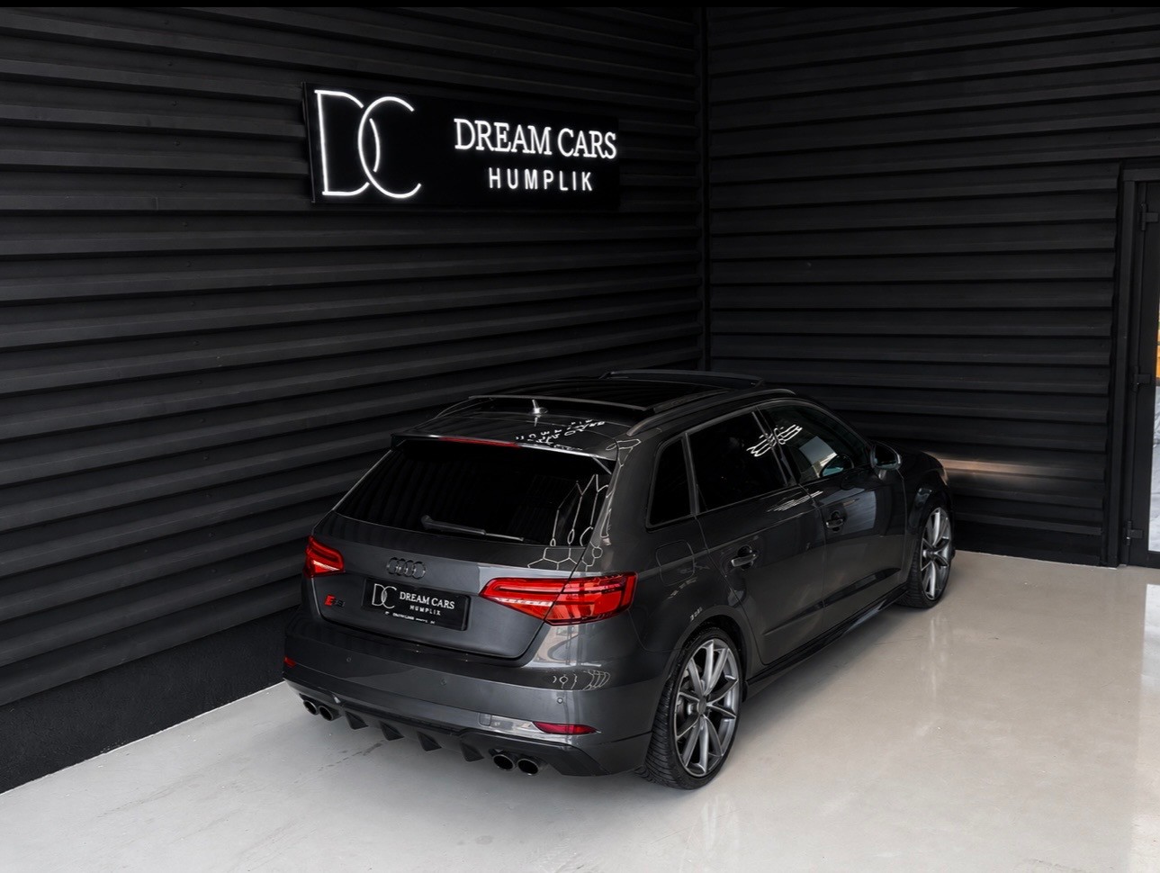 AUDI S3 Sportback 2.0 TFSI quattro S-tronic-image-4