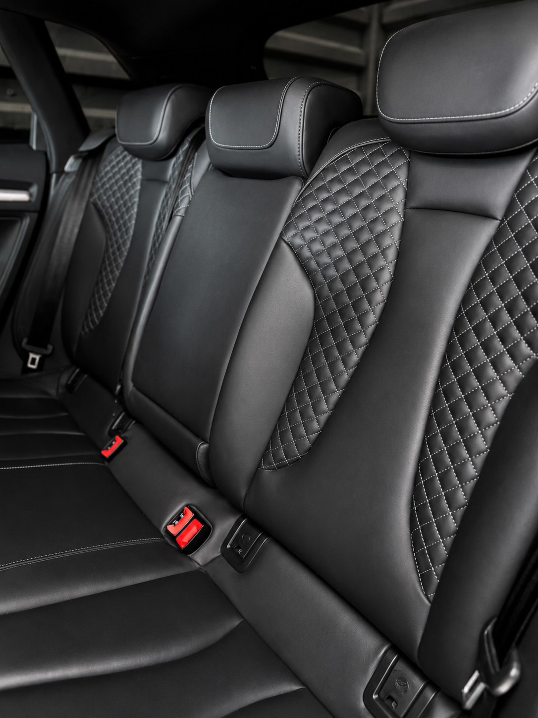 AUDI S3 Sportback 2.0 TFSI quattro S-tronic-image-8