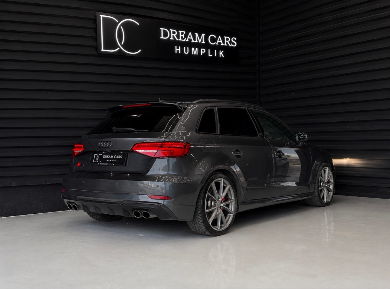 AUDI S3 Sportback 2.0 TFSI quattro S-tronic-image-5