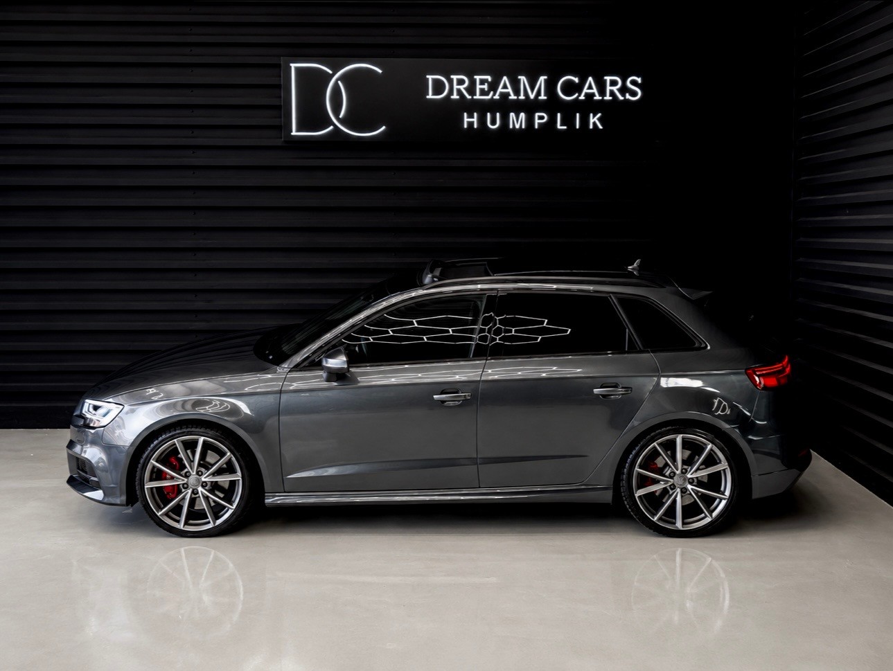 AUDI S3 Sportback 2.0 TFSI quattro S-tronic-image-3