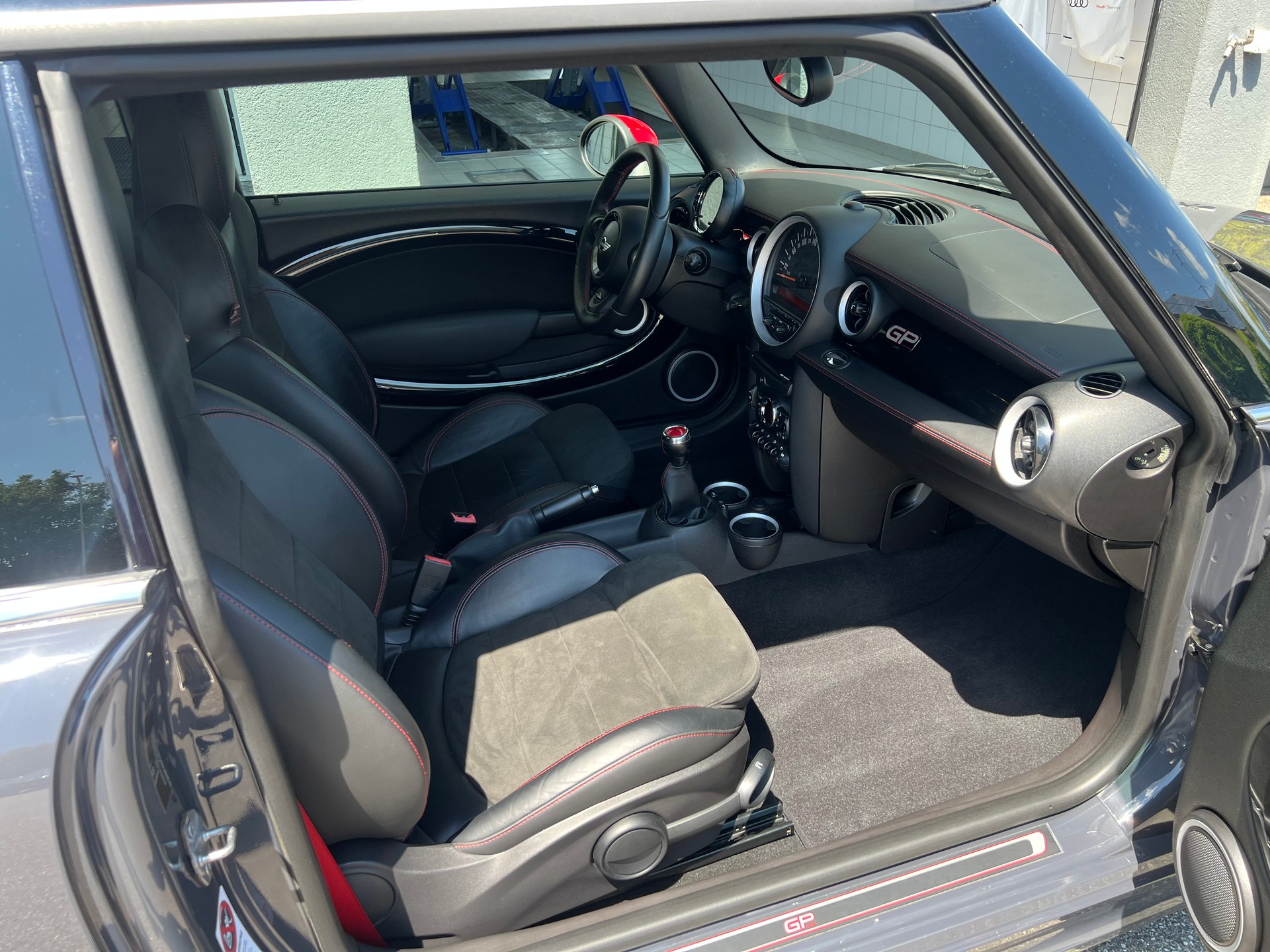 MINI Cooper John Cooper Works GP-image-10