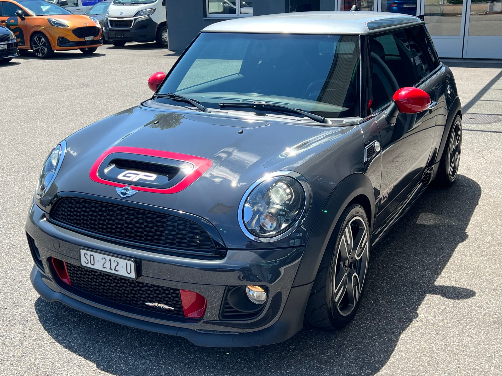 MINI Cooper John Cooper Works GP-showroom-element-1