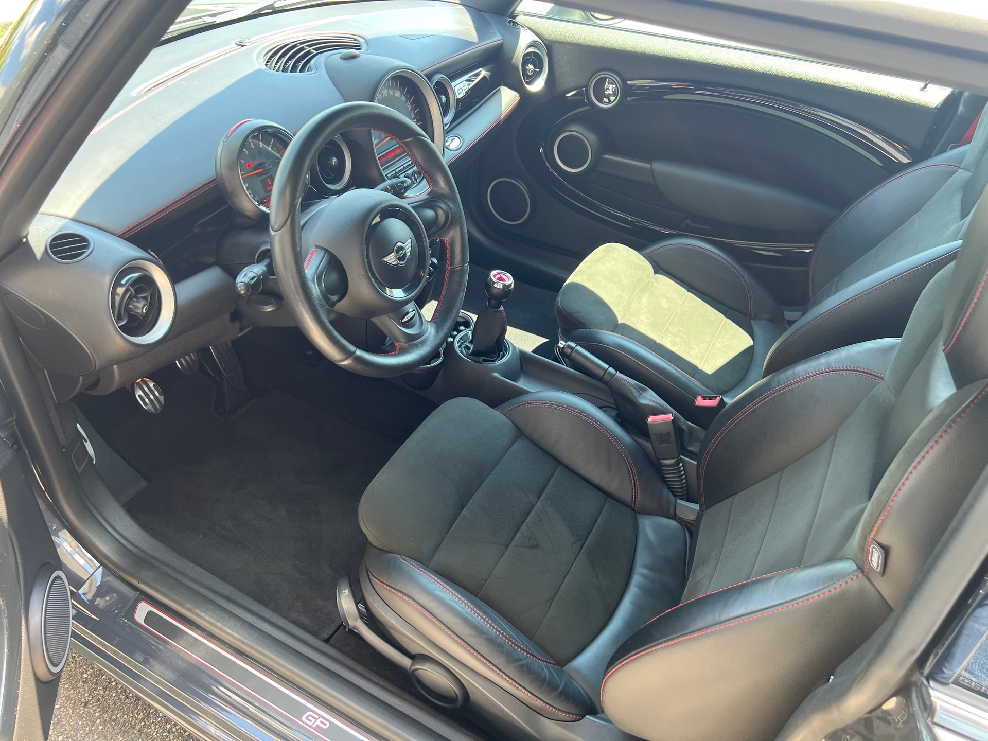 MINI Cooper John Cooper Works GP-image-8