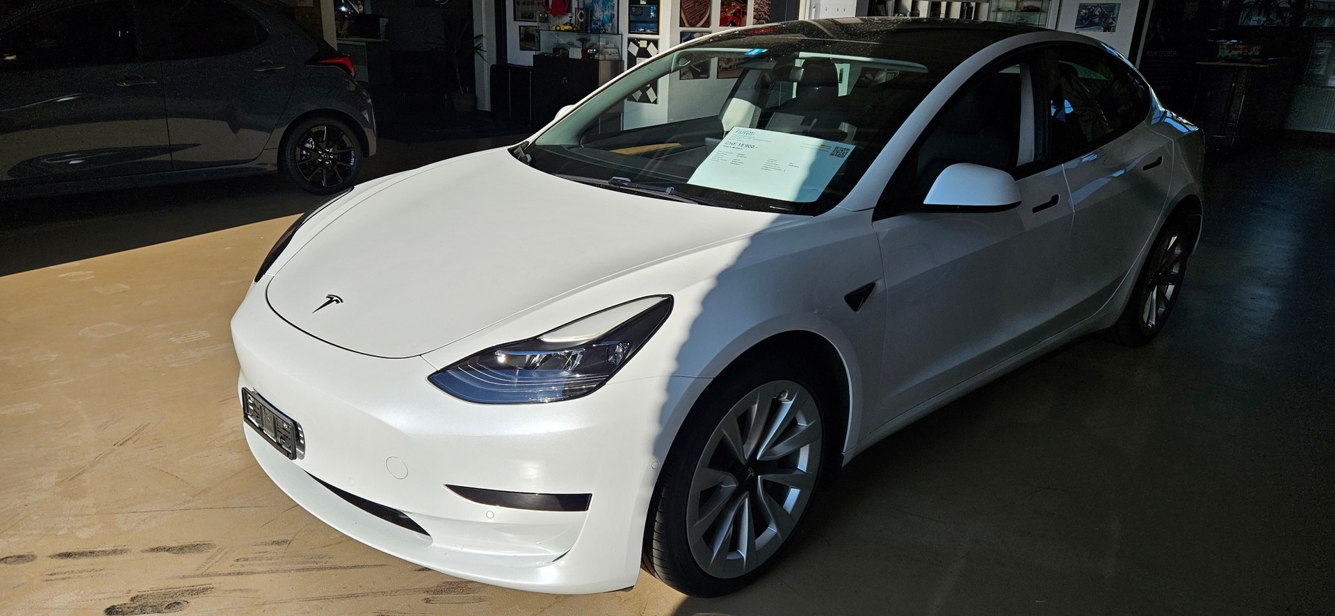 TESLA Model 3-image-6