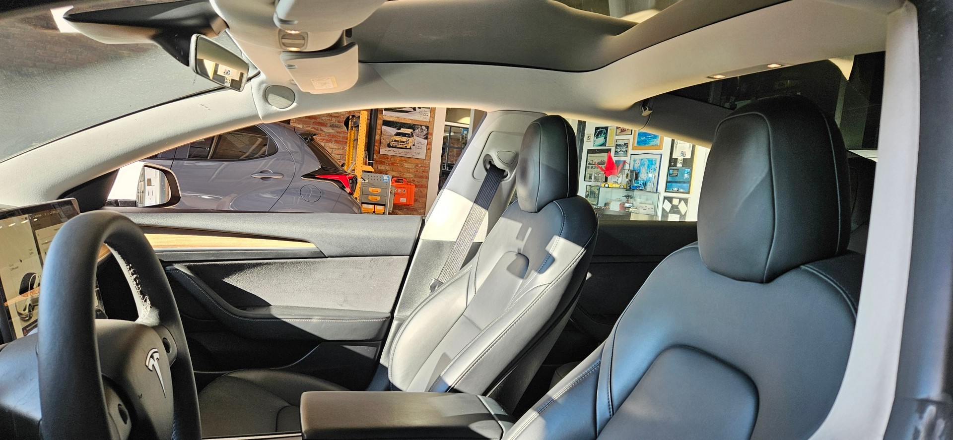 TESLA Model 3-image-8