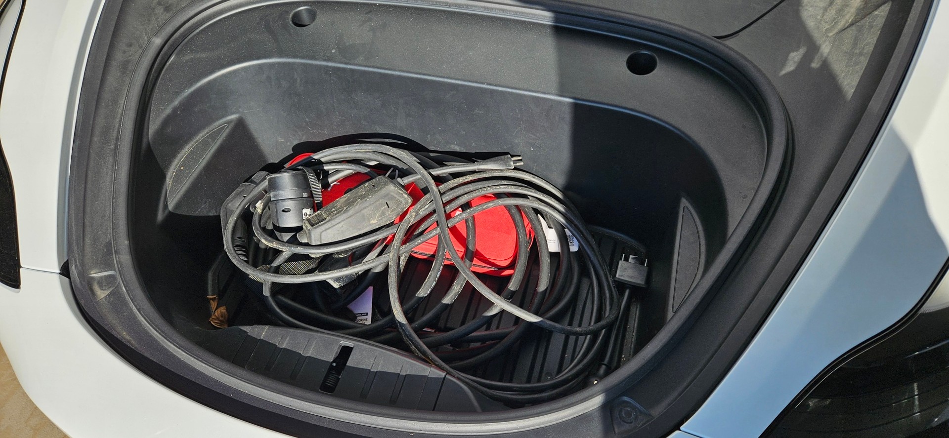 TESLA Model 3-image-12