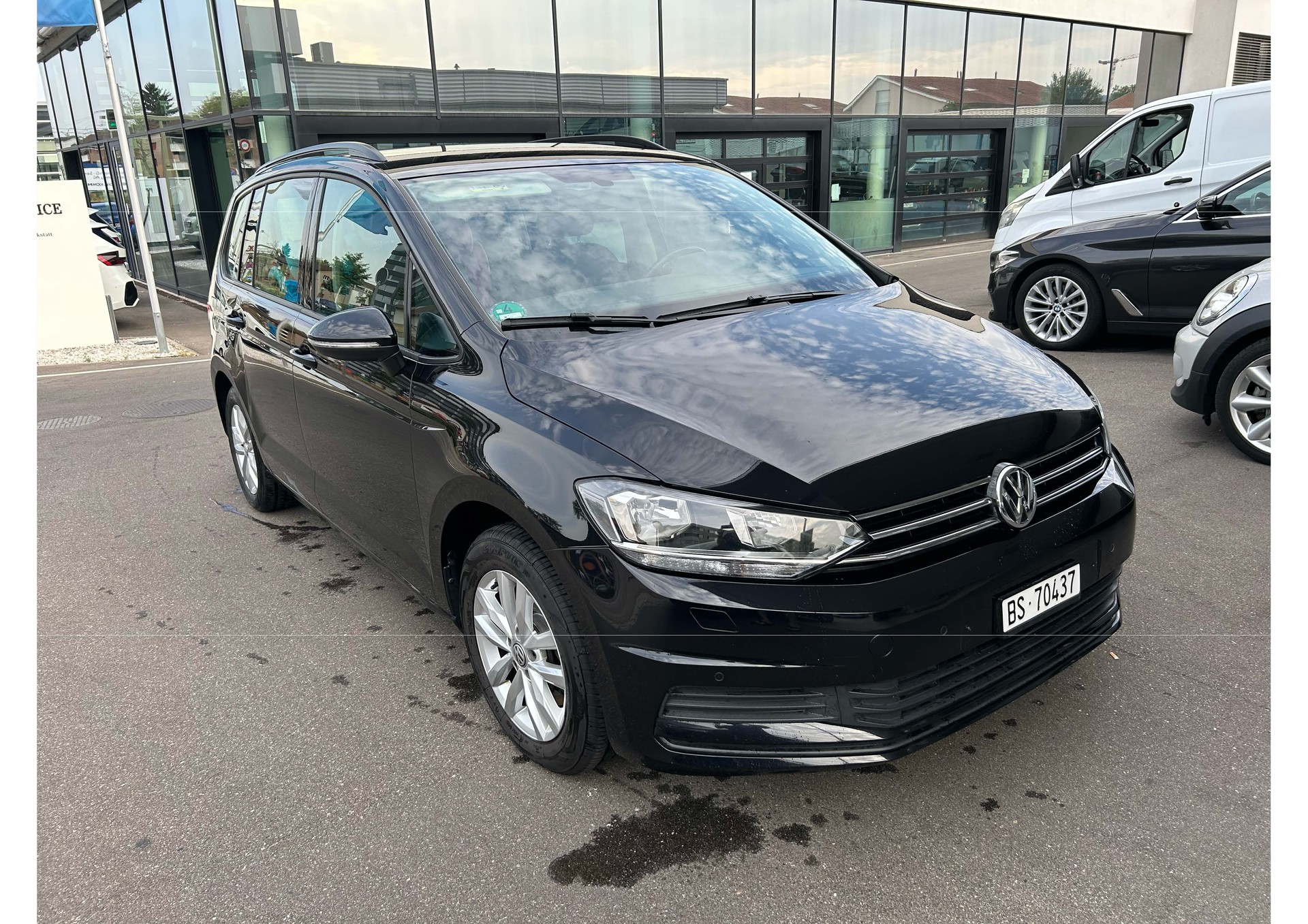 VW TOURAN-image-0